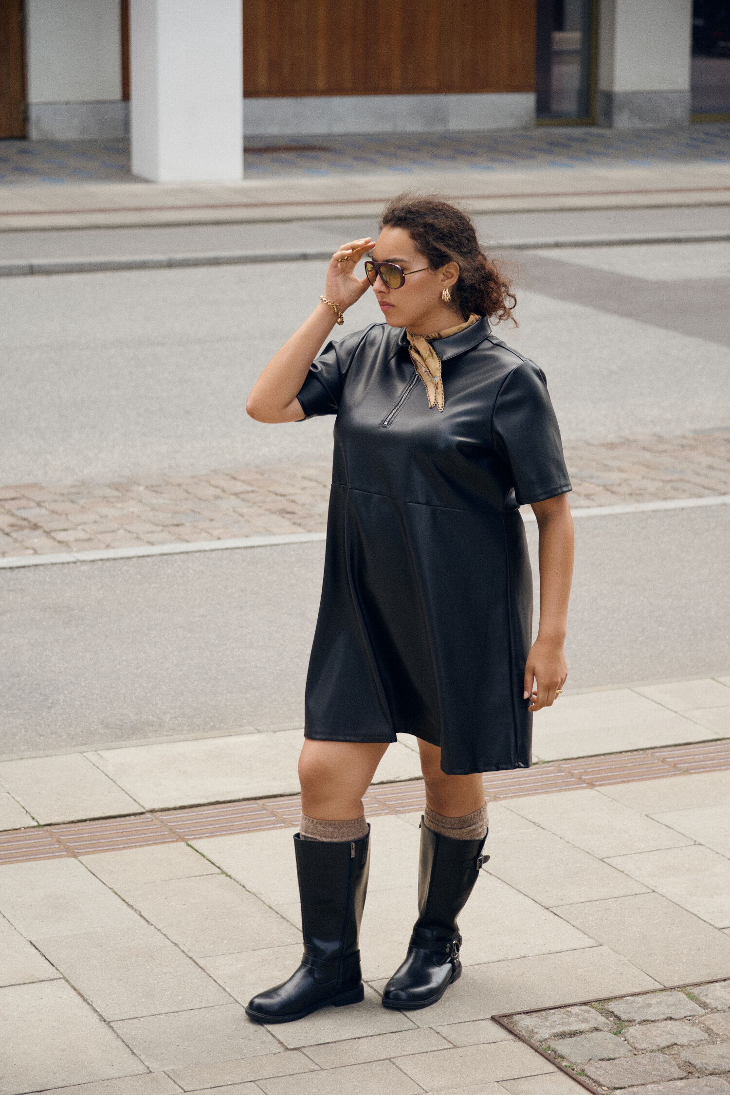 Zizzi Kleid mit Rei&szlig;verschluss, , Model