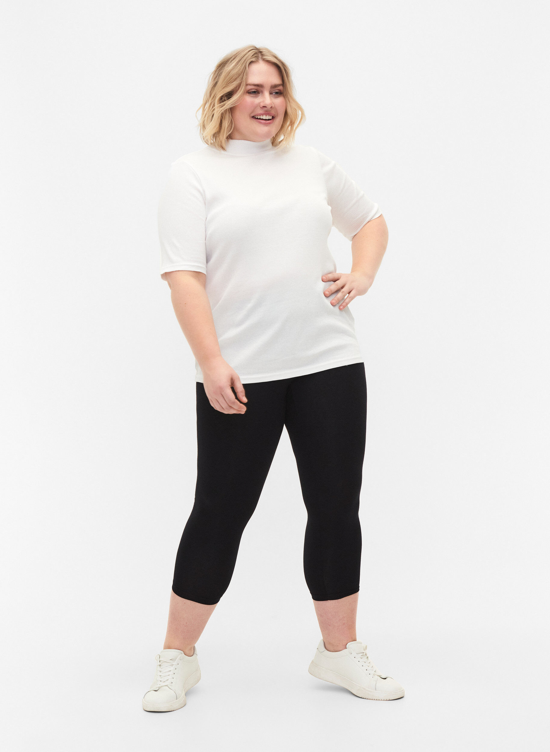 ZizziBasic 3/4-Leggings aus Viskose, Schwarz, Model image number 1