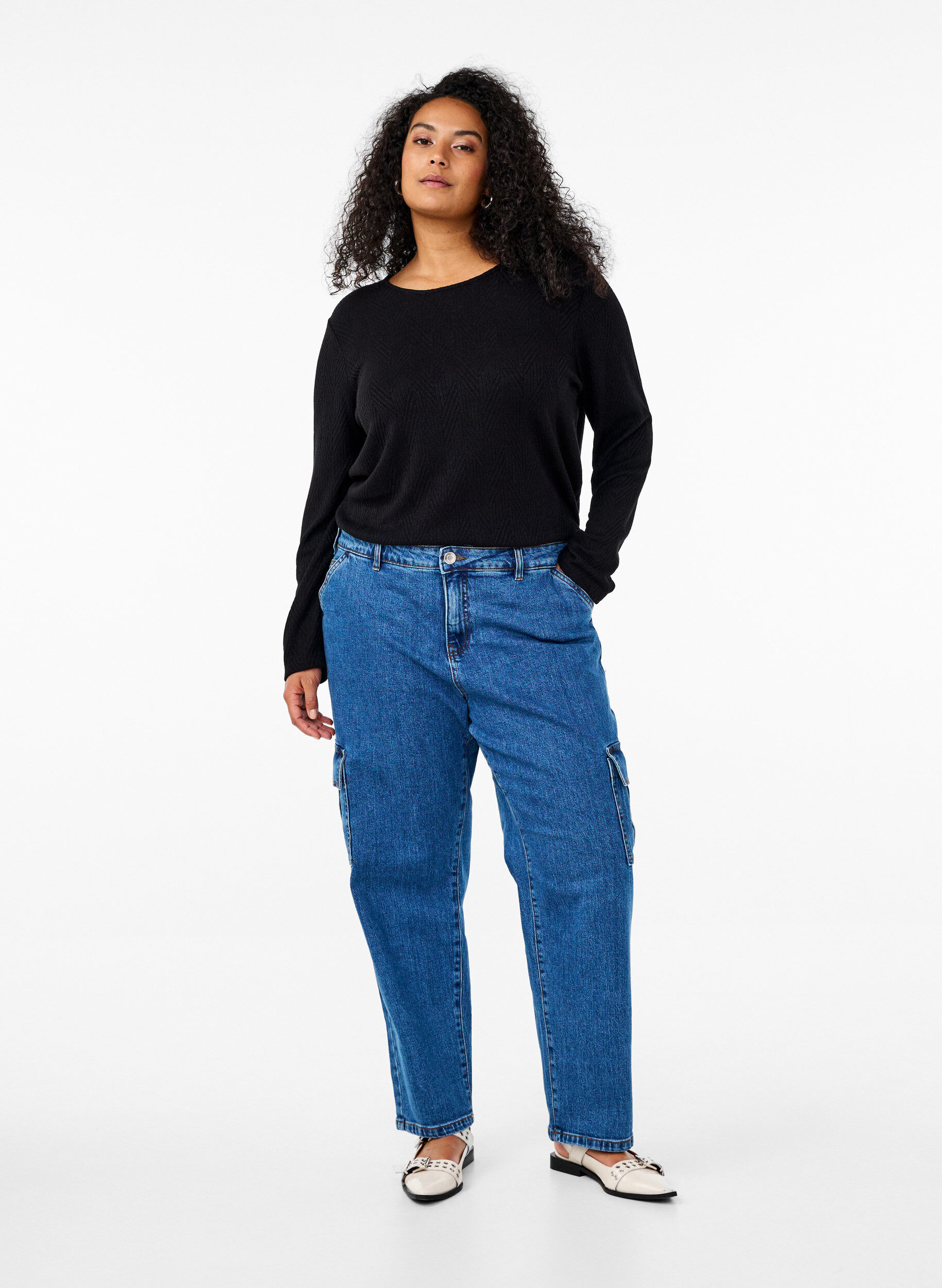 Zizzi Gemusterte Bluse mit langen &Auml;rmeln, Schwarz, Model image number 1