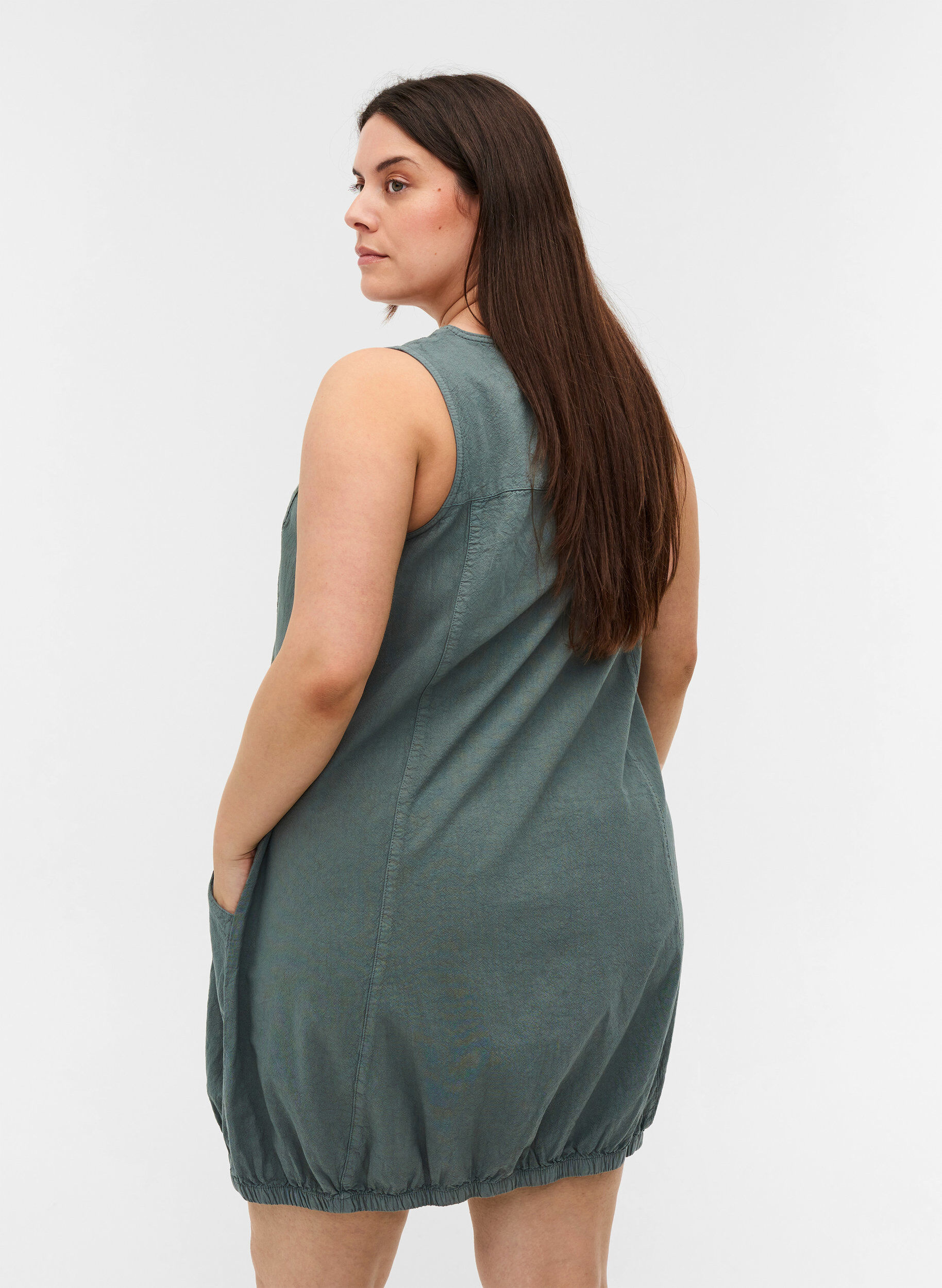 Zizzi &Auml;rmelloses Kleid aus Baumwolle, Balsam Green, Model image number 1