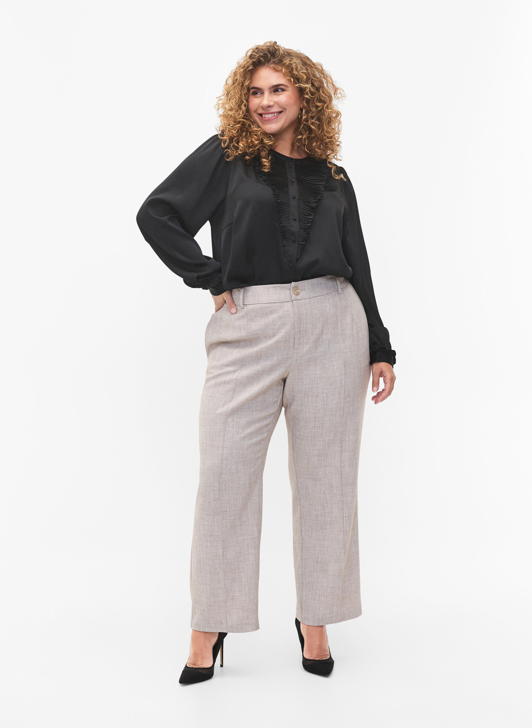 Zizzi  Hemdbluse aus Satin mit R&uuml;schen, Black, Model image number 2