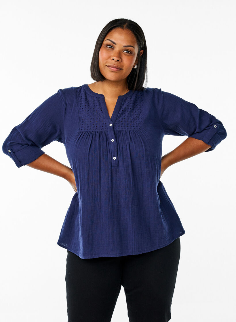 Bluse aus Baumwollmusselin mit Lochstickerei, Blau, Model image number 0