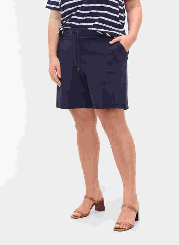 Lockere Shorts mit Kordelzug und Taschen, Navy Blazer, Model image number 2