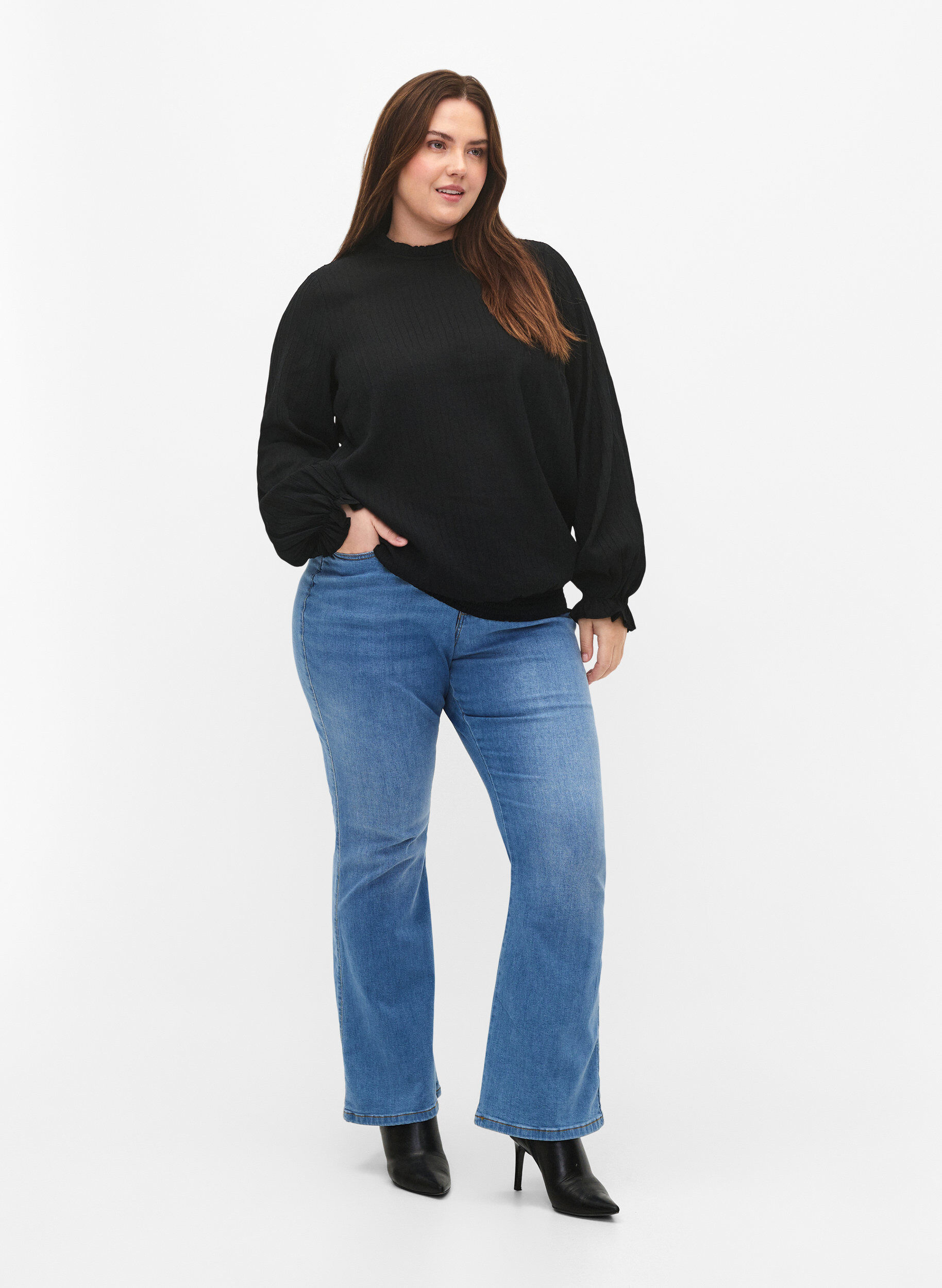 Zizzi Gesmokte Bluse mit R&uuml;schen und Struktur, Black, Model image number 2