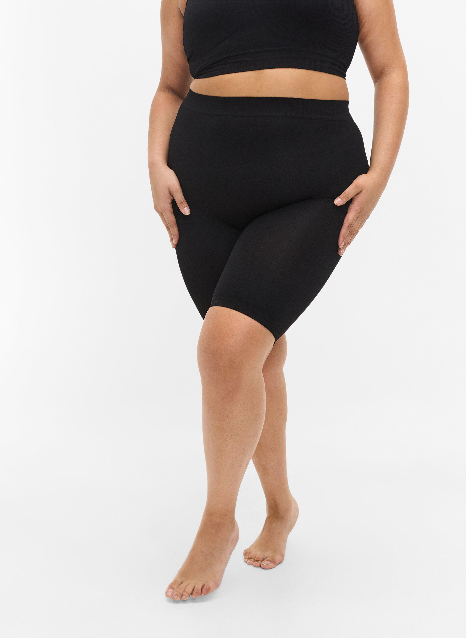 Zizzi Nahtlose Radlerhose, Schwarz, Model image number 3