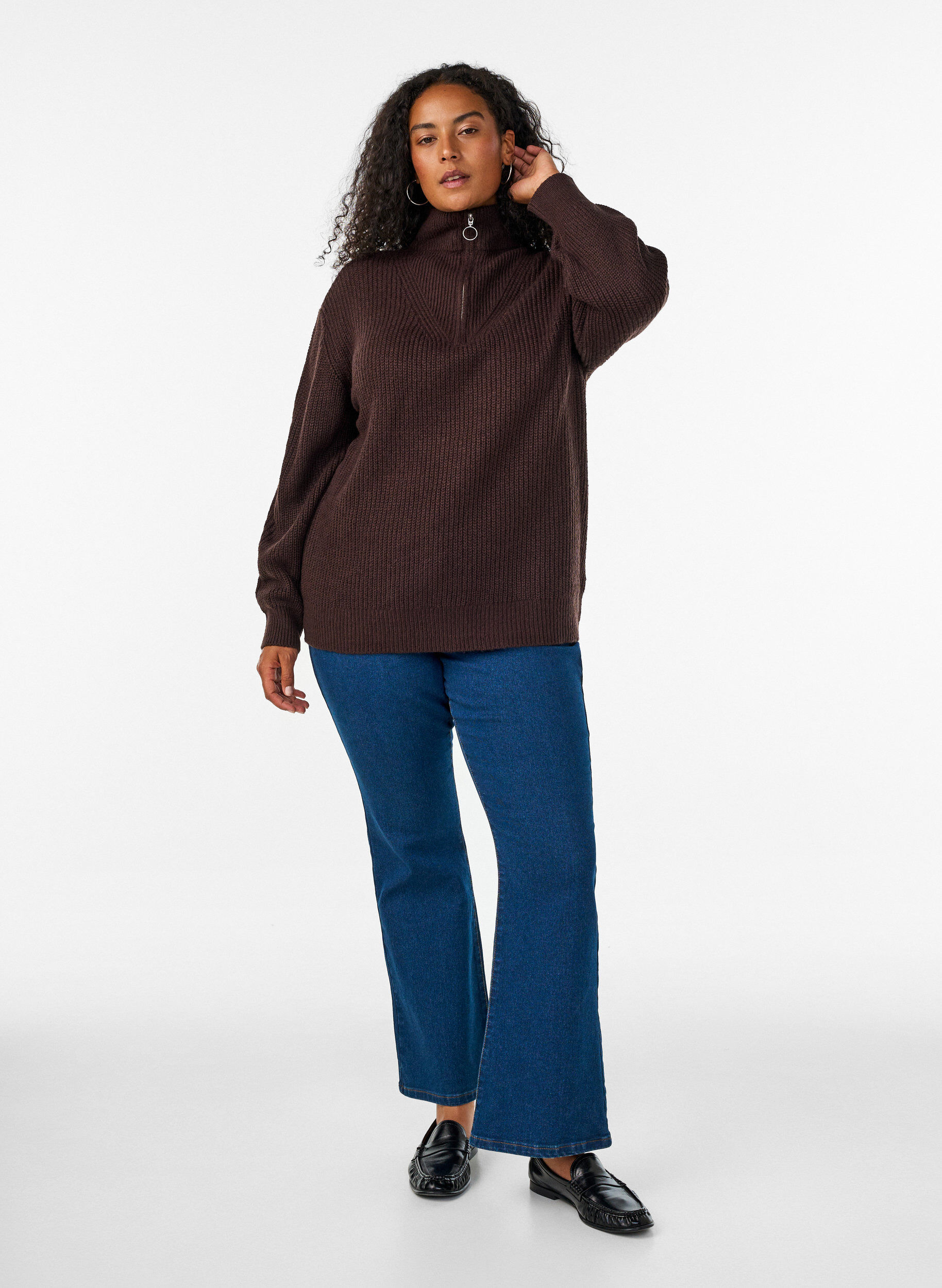 ZizziStrickpullover mit hohem Kragen und Rei&szlig;verschluss, Braun, Model image number 1