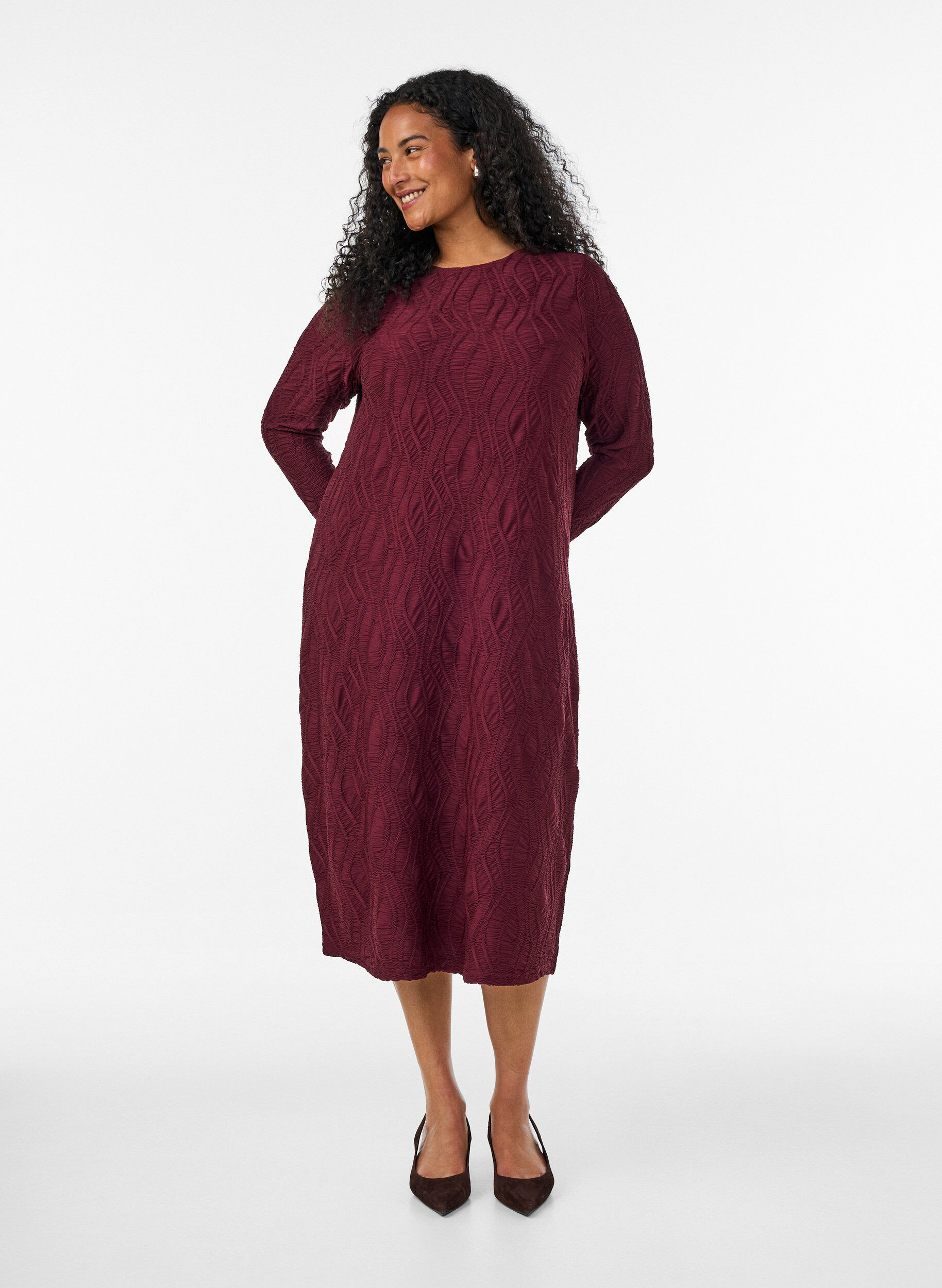 ZizziMidikleid mit gewellter Struktur und langen &Auml;rmeln, Rot, Model image number 0