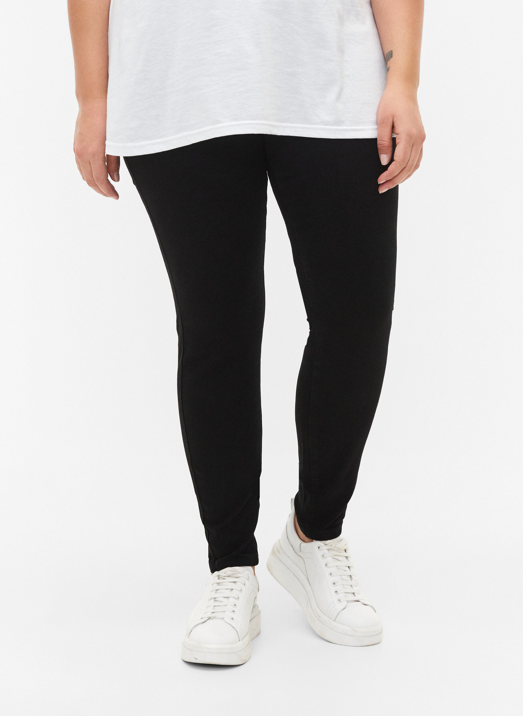 Zizzi FLASH - Eng anliegende Jeggings mit hoher Taille, Black, Model image number 2