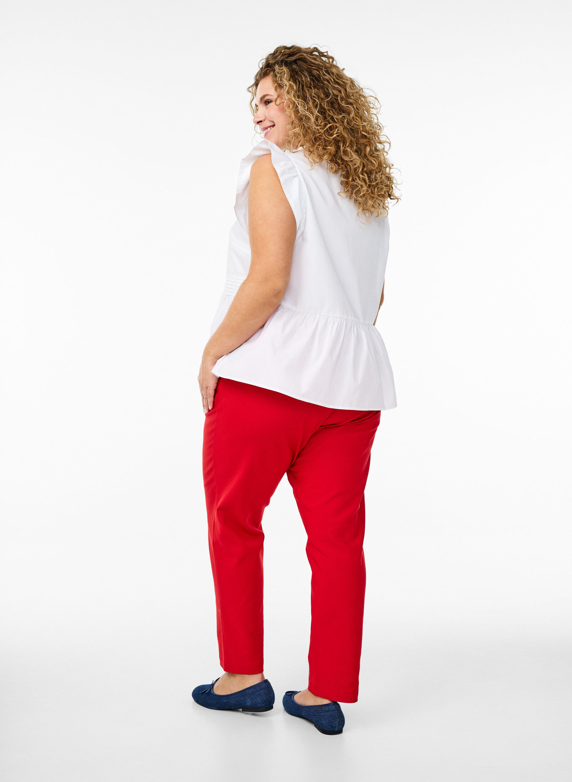 Zizzi Hose mit hohem Bund und geradem Bein, Rot, Model image number 1