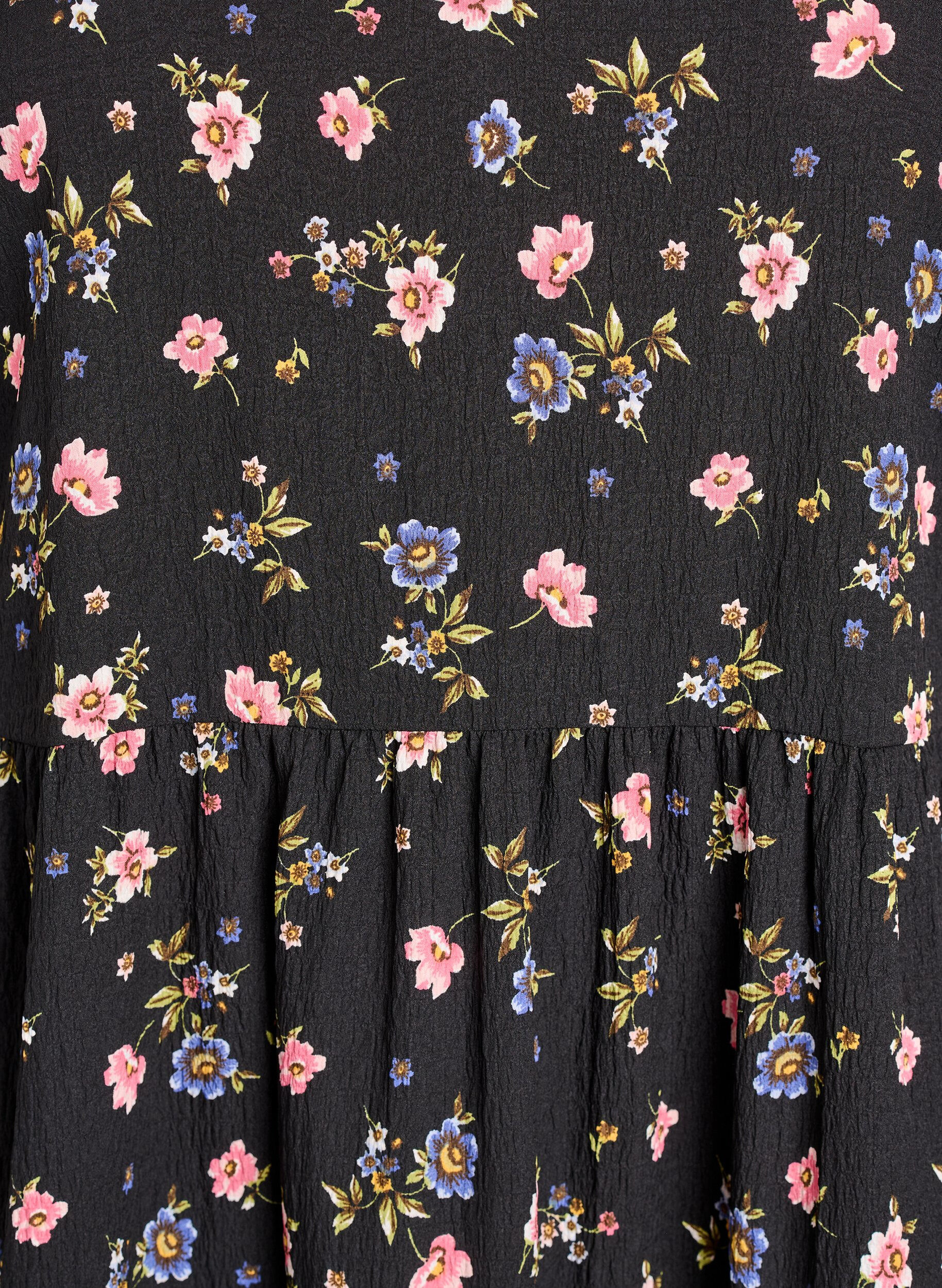 ZizziKn&ouml;chellanges Kleid mit kurzen &Auml;rmeln und gestuften Volants, Schwarz, Packshot image number 2