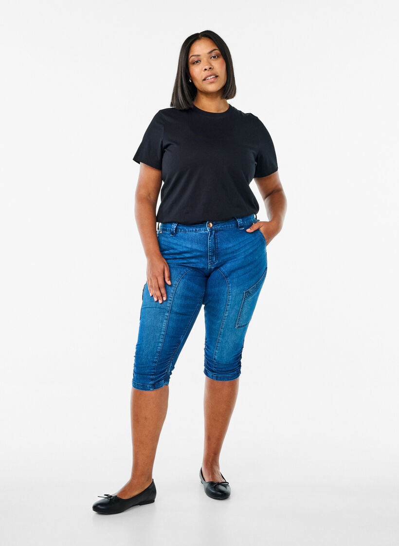 Slim Fit Capri-Jeans mit Taschen, Blau, Model image number 0