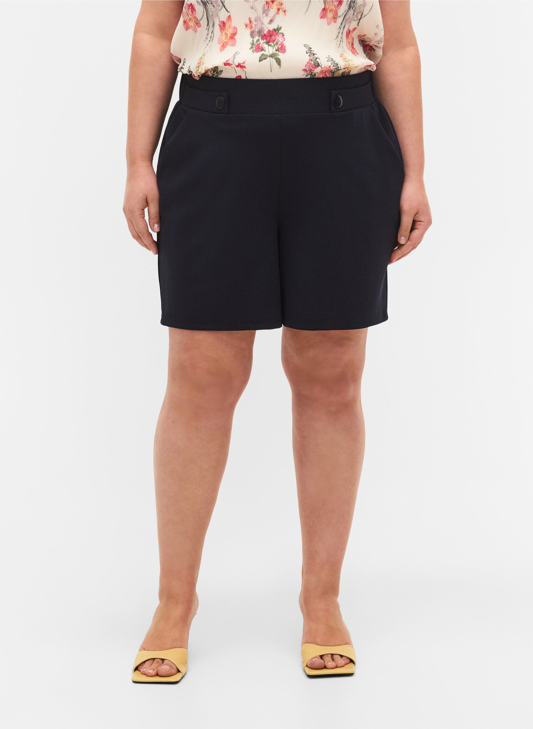 ZizziShorts mit Taschen und lockerer Passform, Blau, Model image number 4