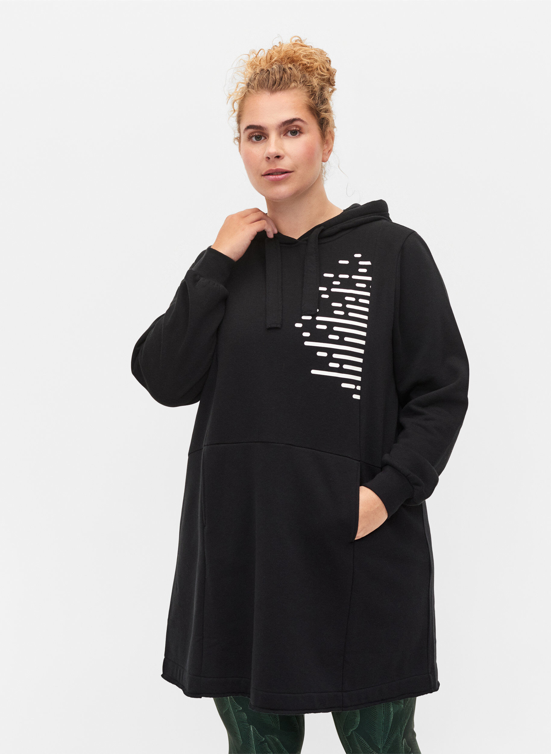 Zizzi Langes Sweatshirt mit Kapuze und Taschen, Black, Model image number 0