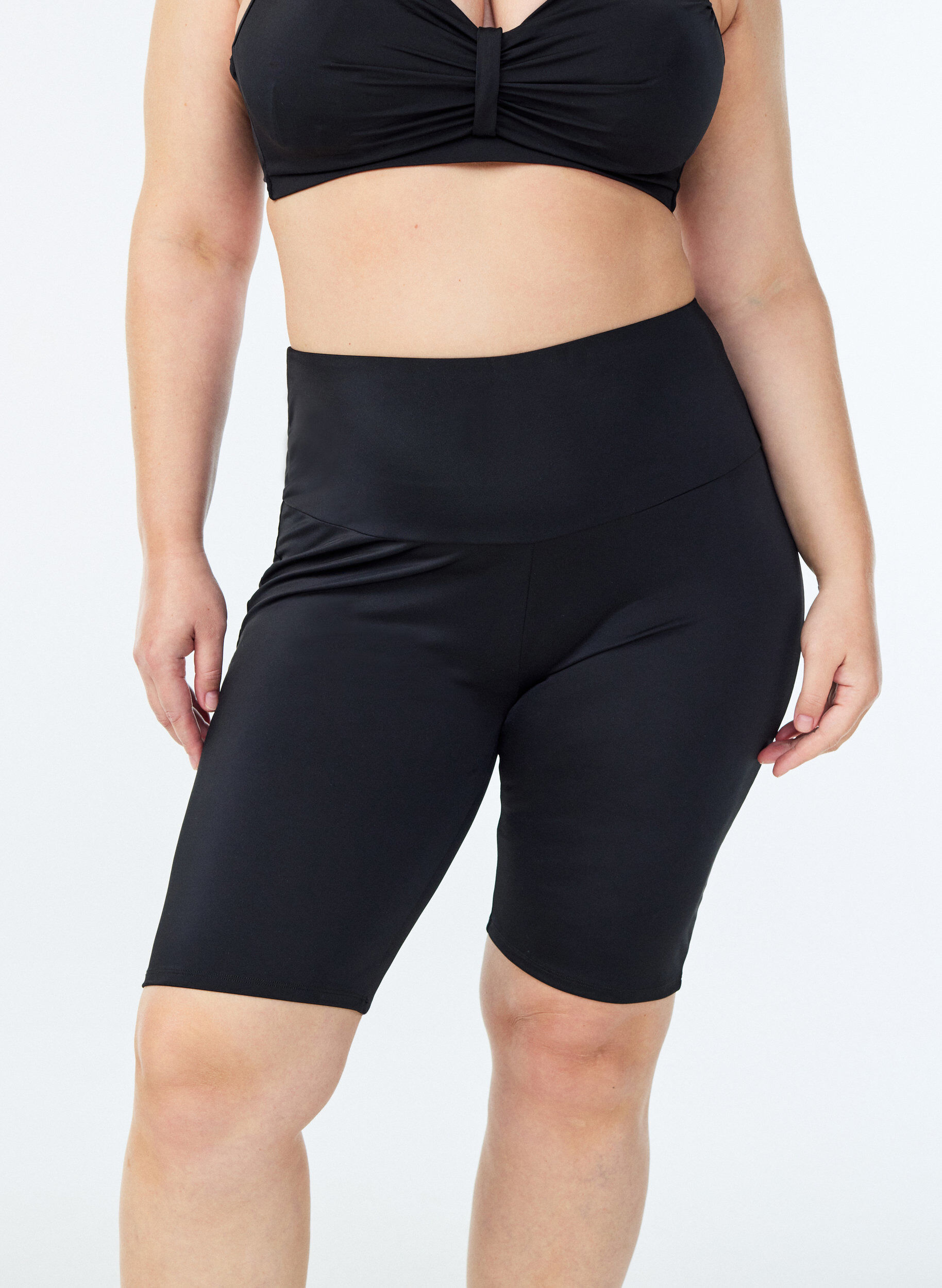 Zizzi Lange Badeshorts, Schwarz, Model image number 3
