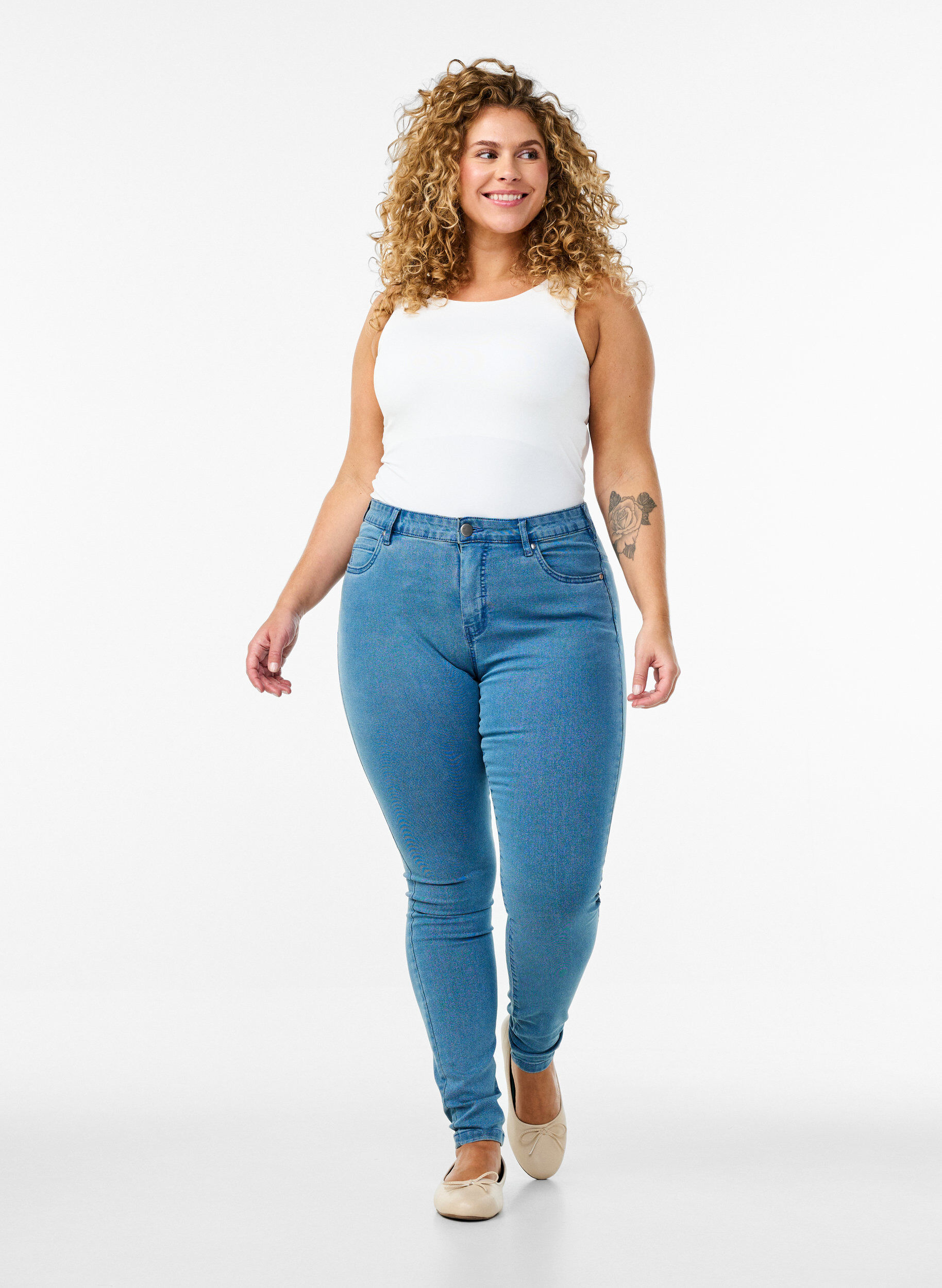 Zizzi Hochtaillierte Super Slim Amy Jeans, Blau, Model image number 0