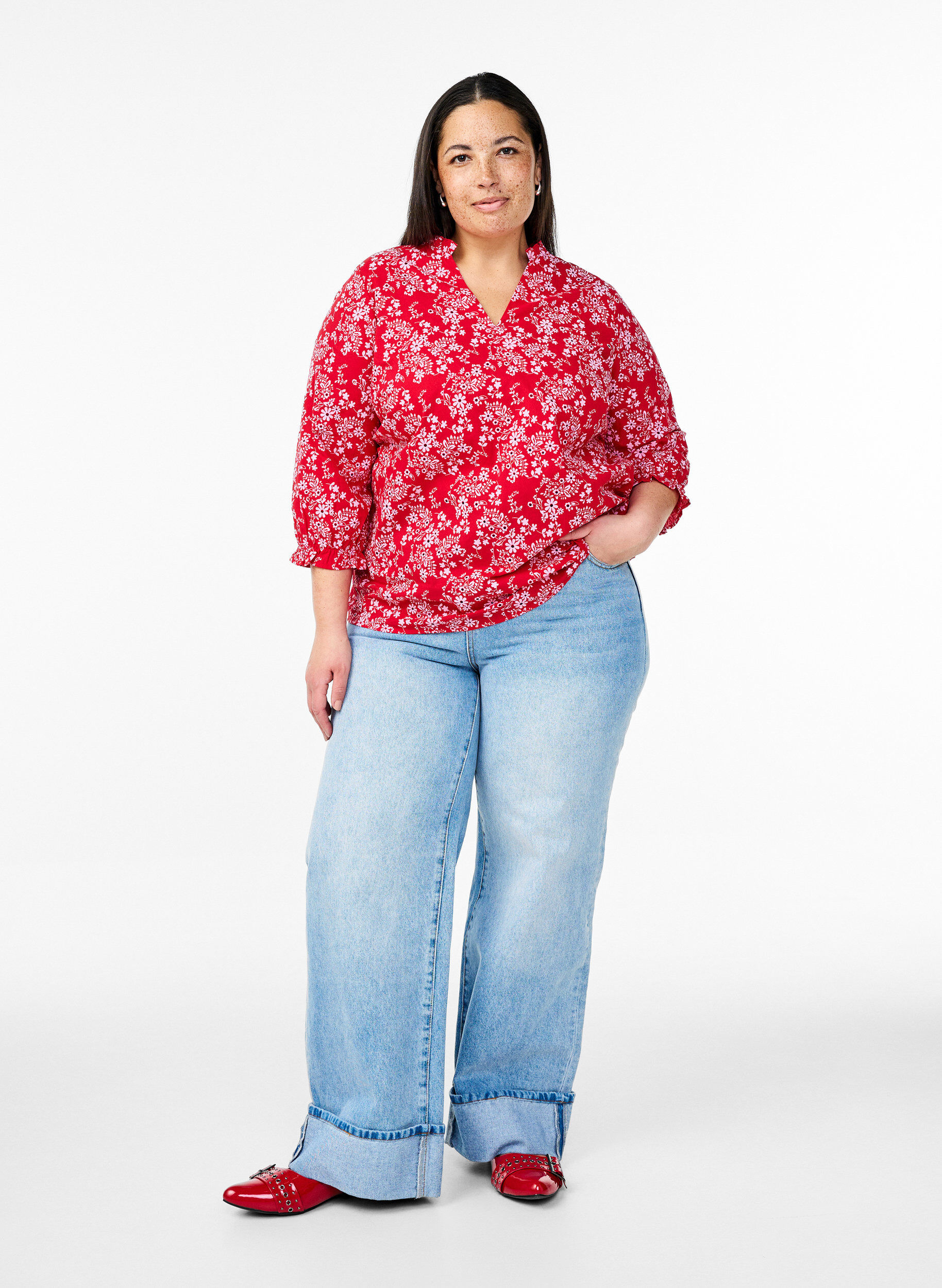 Zizzi Gebl&uuml;mte Bluse aus Baumwolle, Rot, Model image number 1