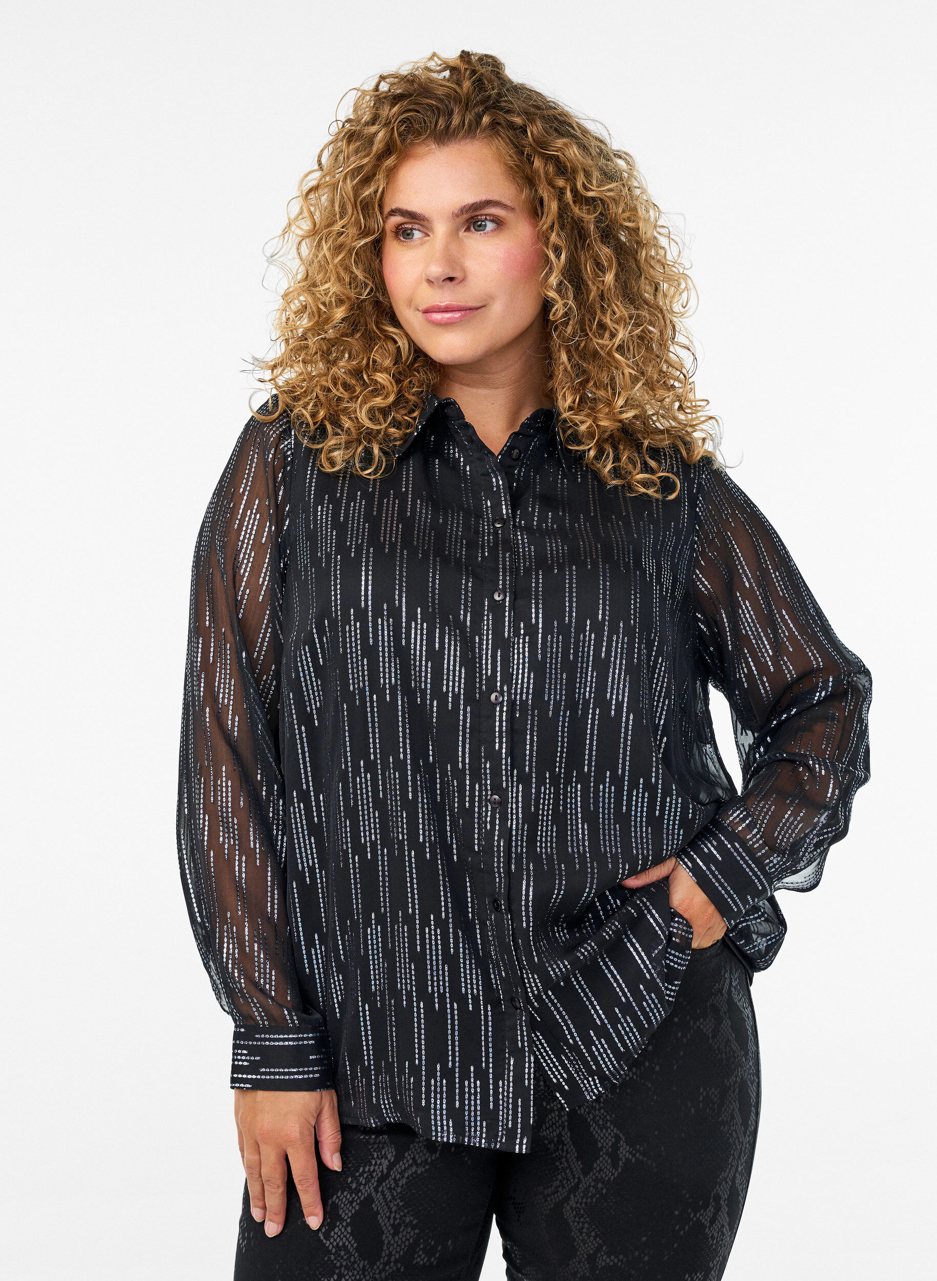 Bluse mit glitzerndem Muster, Schwarz, Model
