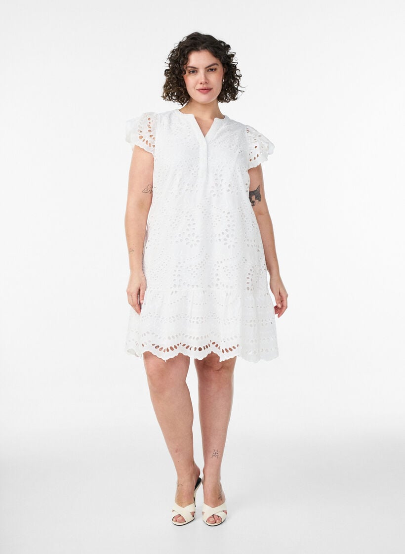 Kleid aus Broderie Anglaise mit R&uuml;schen&auml;rmeln, Wei&szlig;, Model image number 1