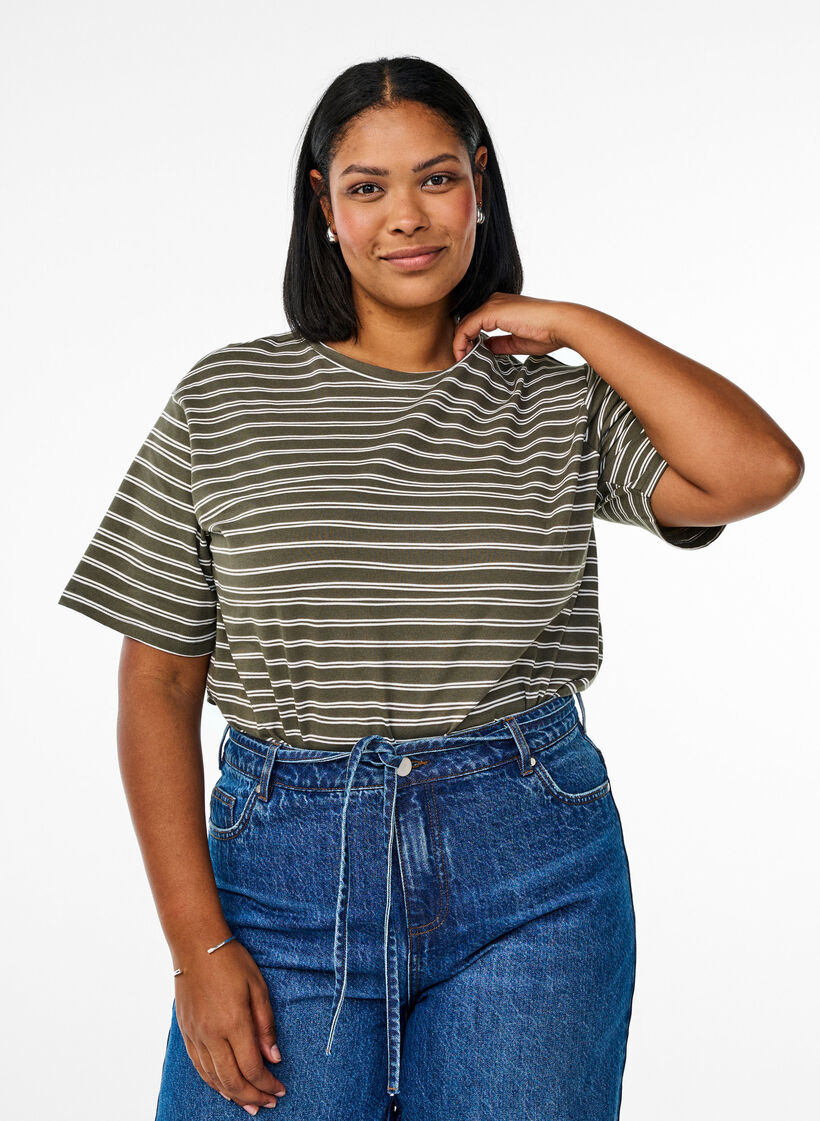 Gestreiftes T-Shirt, Grün, Model image number 0