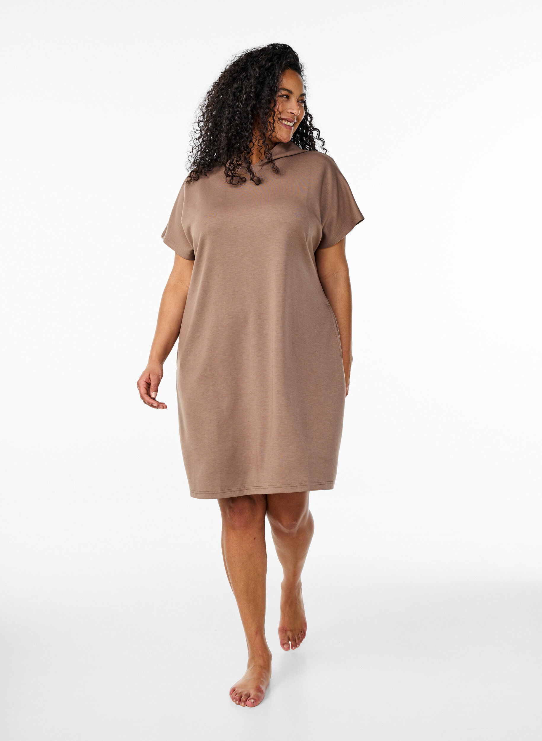 Zizzi Sweatshirtkleid mit kurzen &Auml;rmeln aus Modal-Mix, Braun, Model image number 1