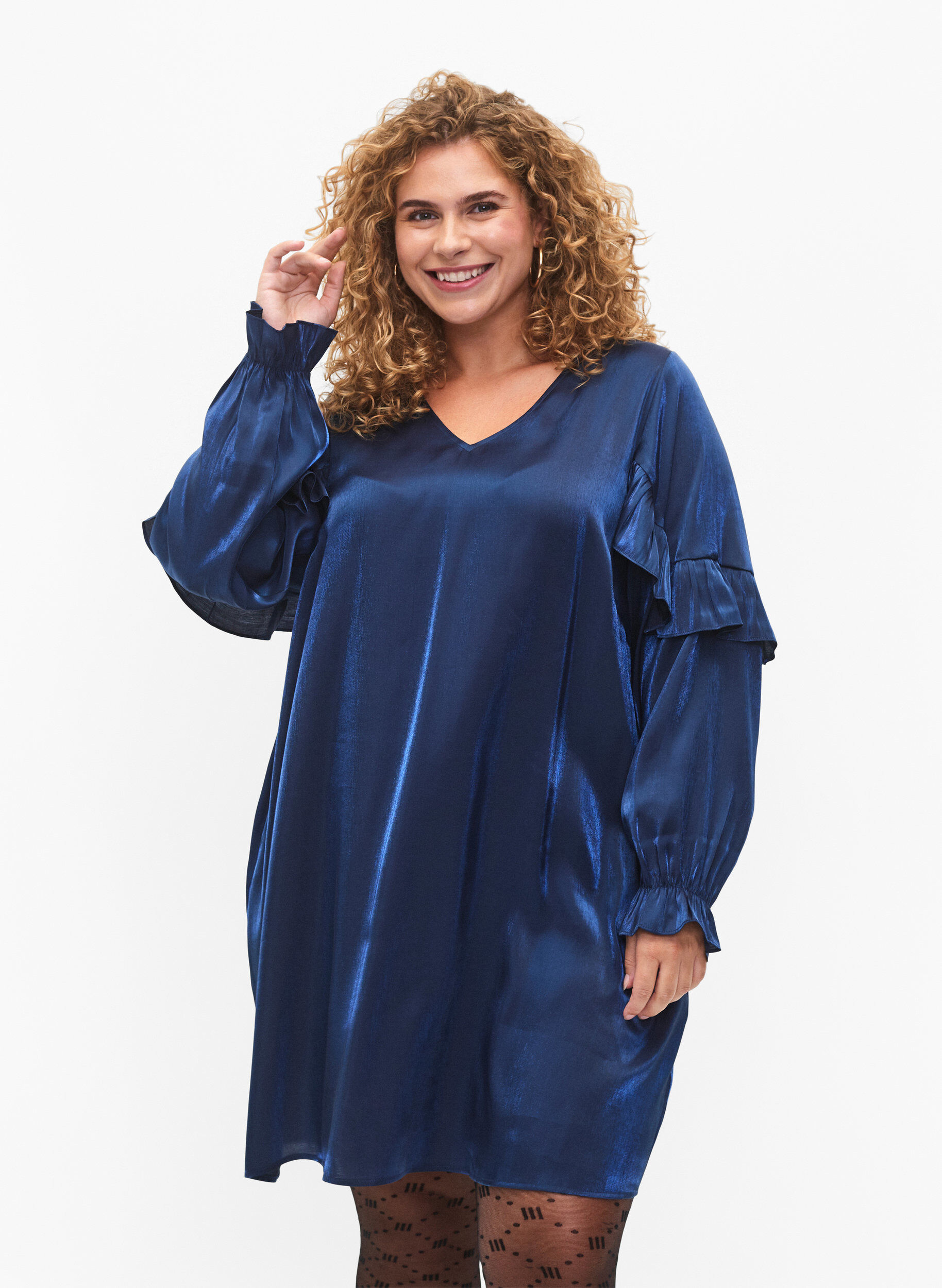 Zizzi Viskosekleid mit V-Ausschnitt und R&uuml;schen, Titan, Model image number 0