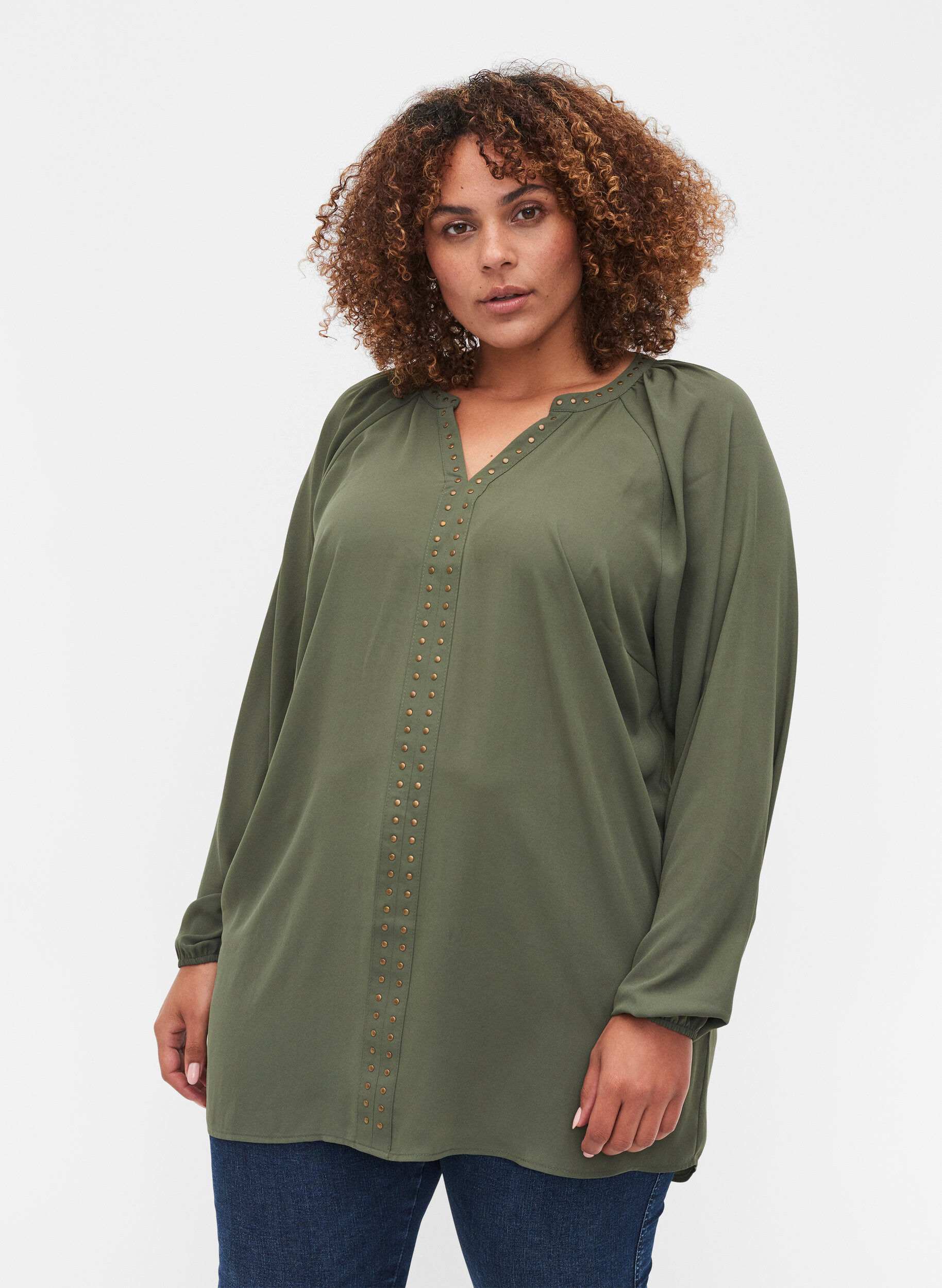 Zizzi Langarm Bluse mit V-Ausschnitt und Nieten, Thyme, Model image number 0