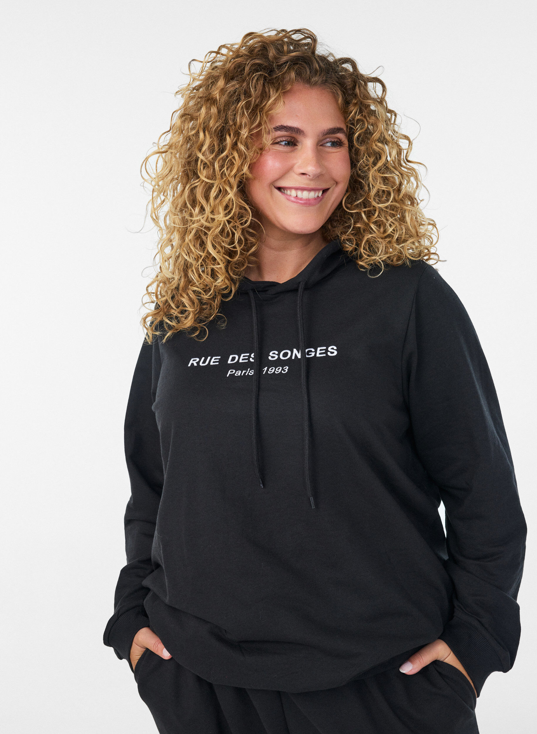 ZizziSweatshirt mit Kapuze und Aufdruck, Schwarz, Model image number 0