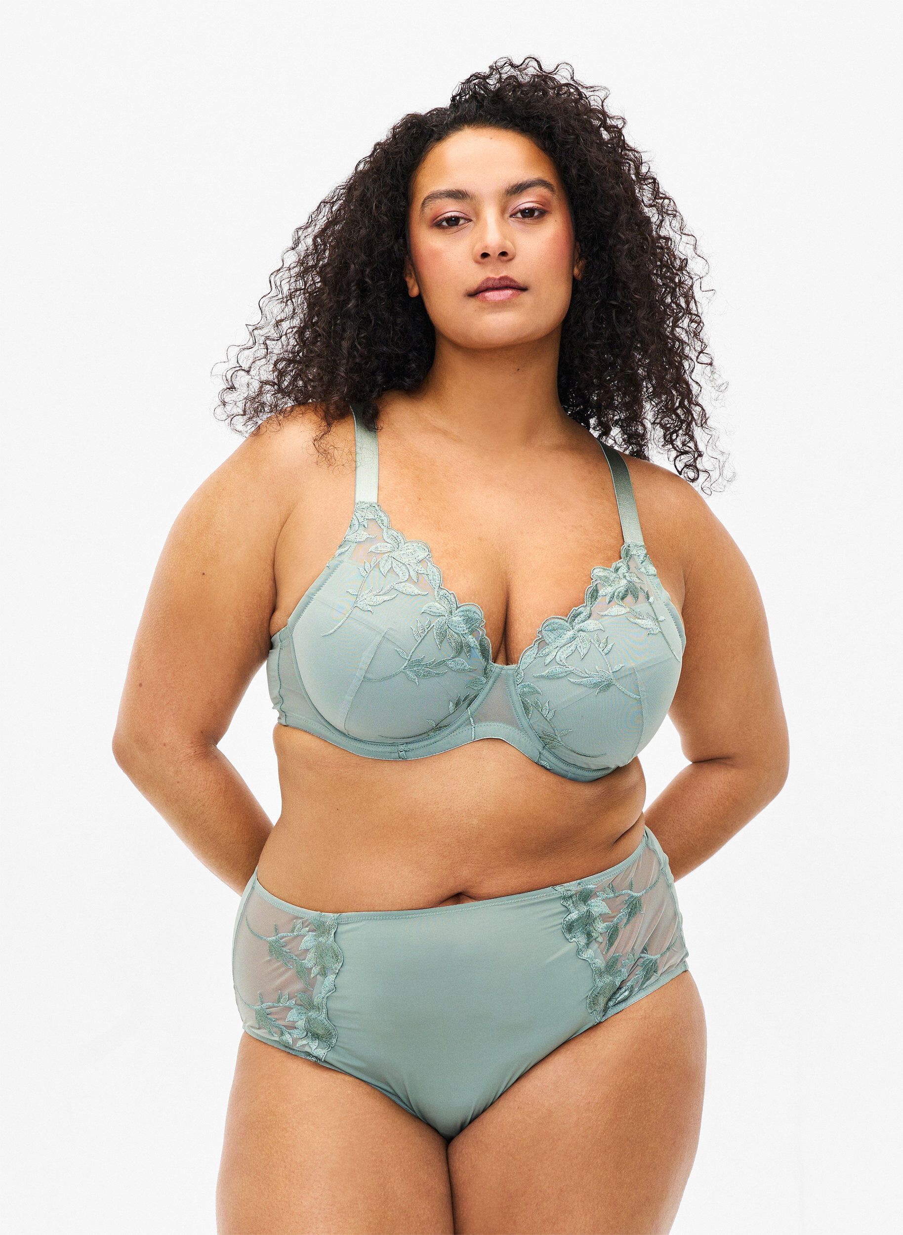 Zizzi Hipster-Slip mit Stickerei und normaler Taille, Iceberg Green, Model image number 0
