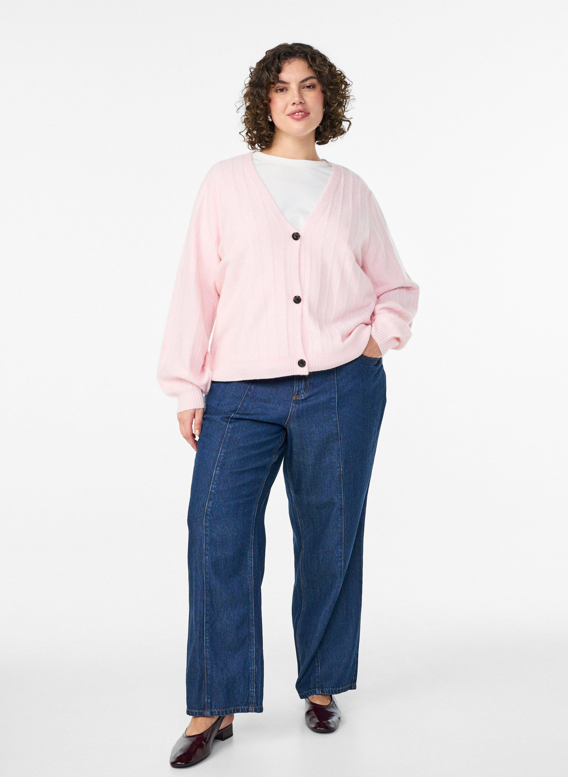 Zizzi Strickjacke mit Rippstruktur und Ballon&auml;rmeln, Pink, Model image number 1