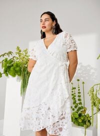 Weißes Wickelkleid mit Blumen, , Model