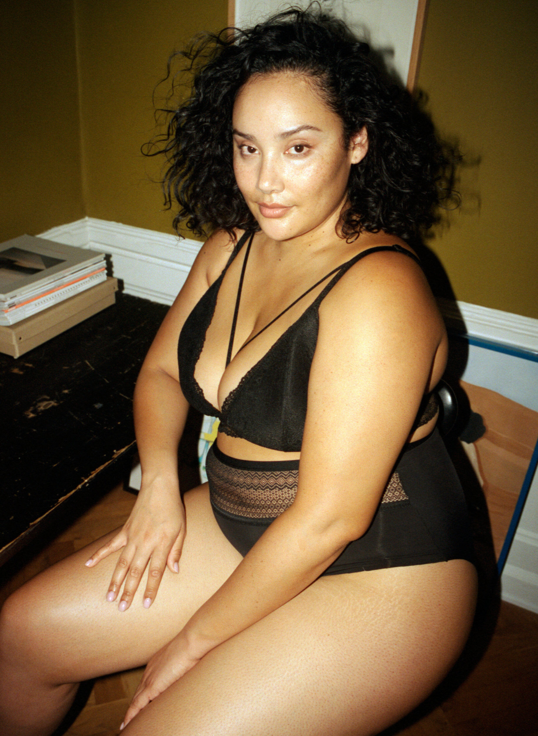 Zizzi Spitzen-BH mit B&auml;nder-Details, Schwarz, Image image number 0