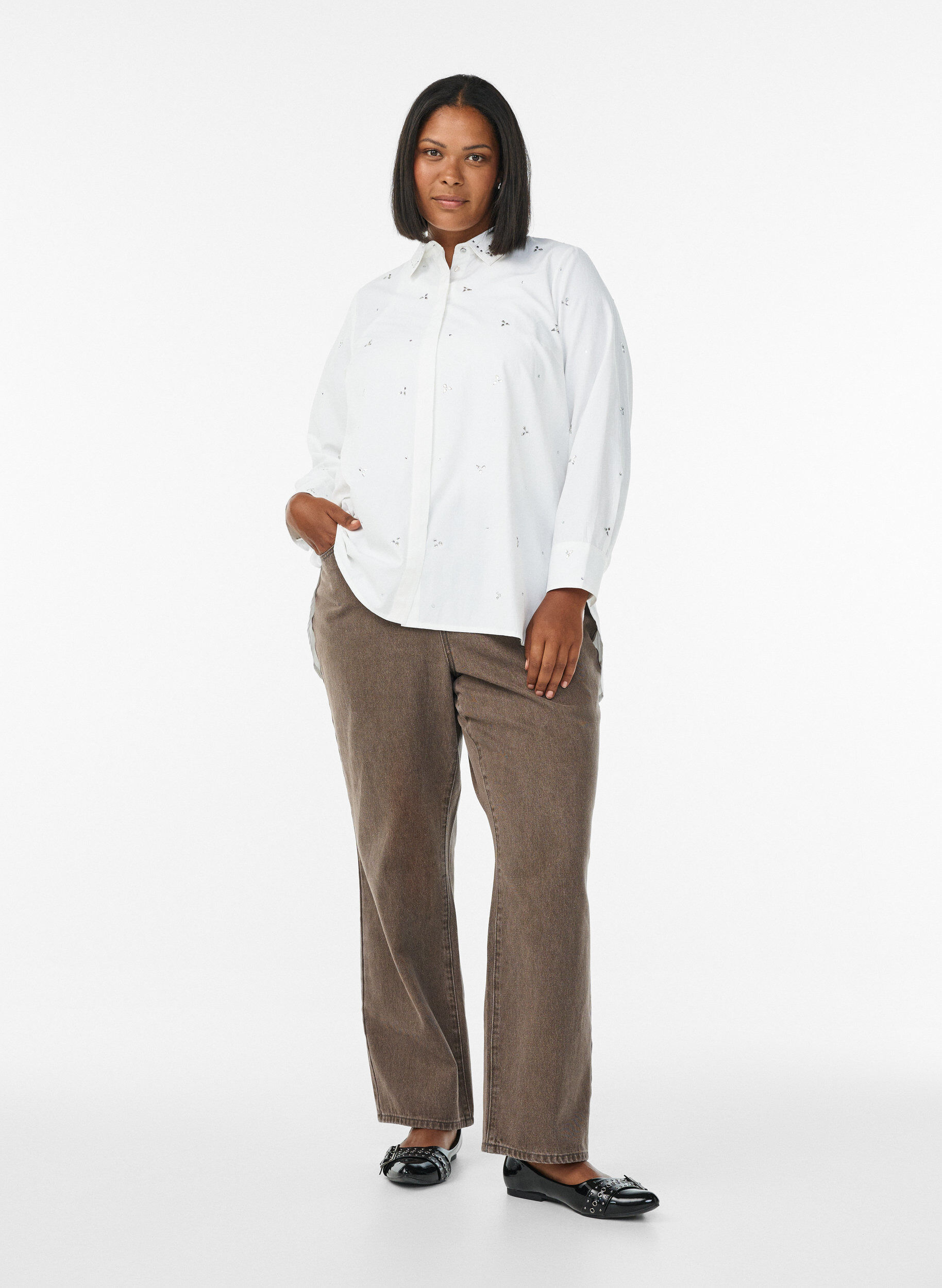 Zizzi Bluse mit Strasssteinen, Wei&szlig;, Model image number 1