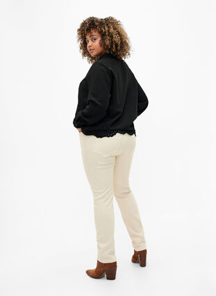 Schmal geschnittene Emily-Jeans mit normal hohem Bund, Oatmeal, Model image number 1