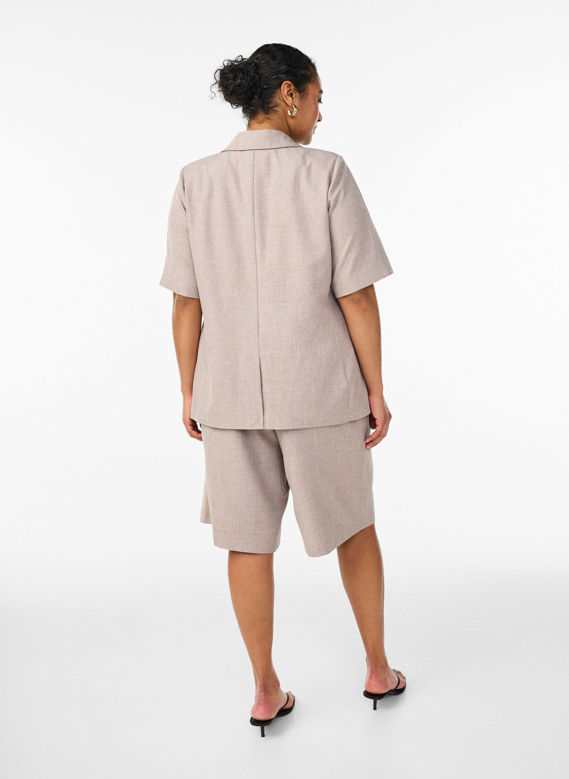 ZizziLockere Bermudashorts mit hoher Taille, Braun, Model image number 1