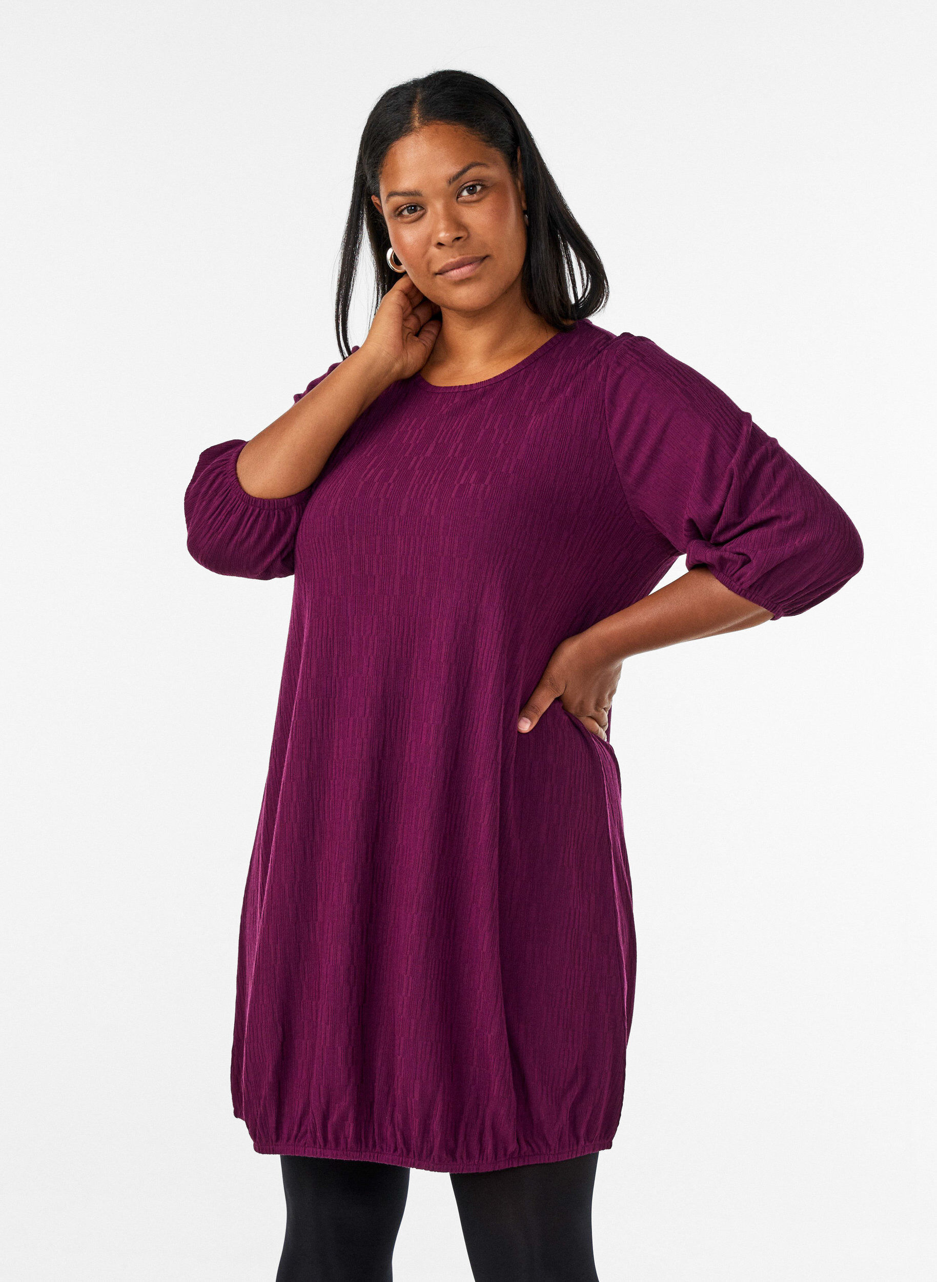 Kleid in Ballonform mit Struktur, Rot, Model