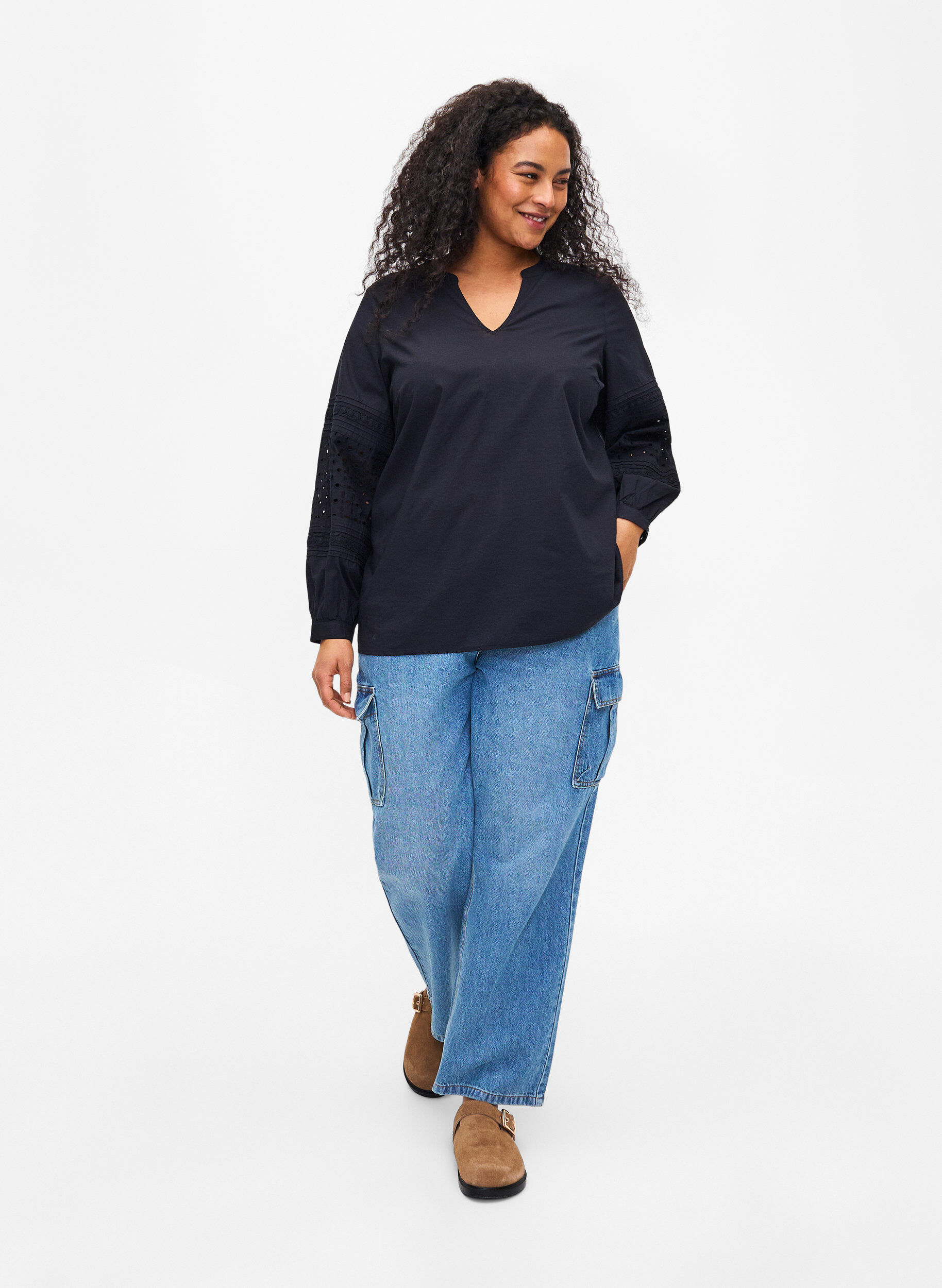 Zizzi Langarmbluse mit dekorativen Details, Black, Model image number 3