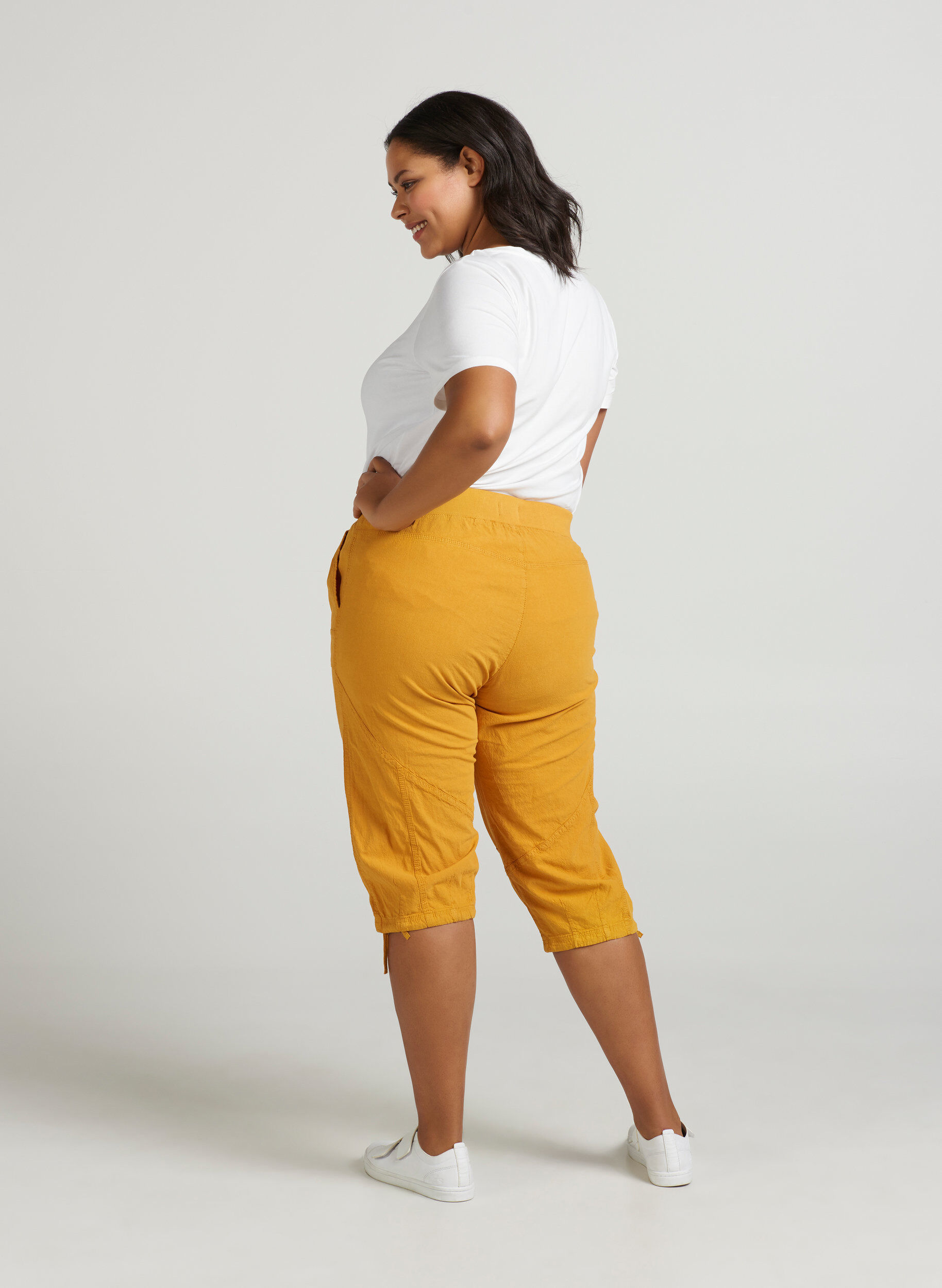 Zizzi Caprihose, Golden Yellow, Model image number 0