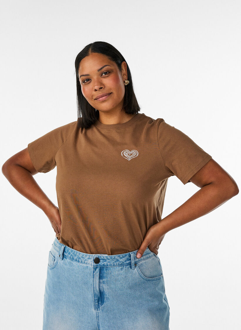 T-Shirt aus Baumwolle mit Print, Braun, Model image number 0