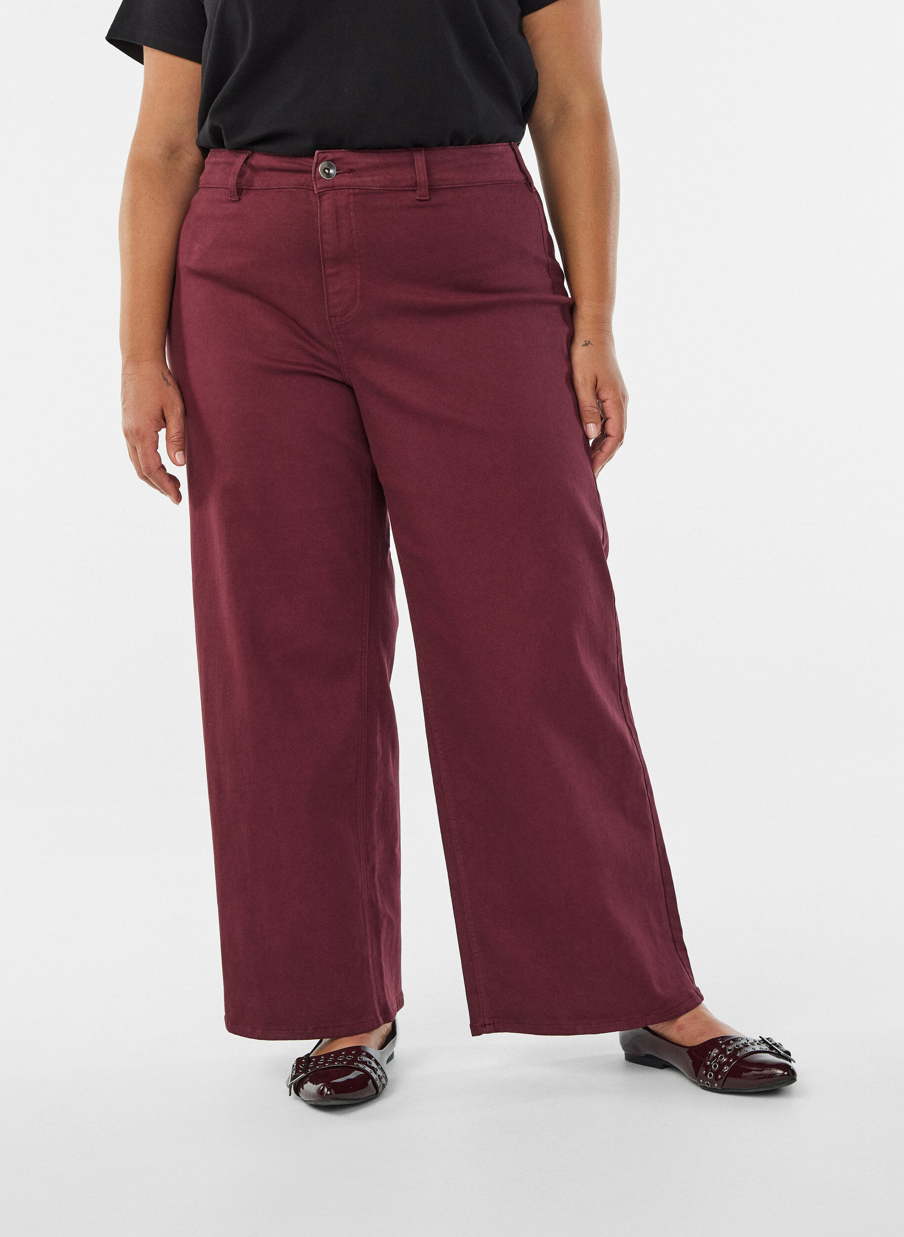 Zizzi FLASH - Jeans mit weiter Passform, Fig, Model image number 2