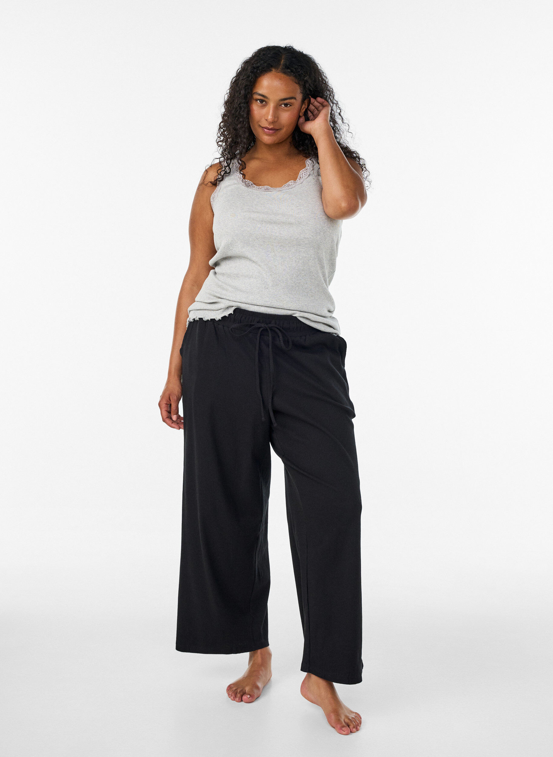 ZizziGeripptes Top mit Spitzen, Grau, Model image number 1