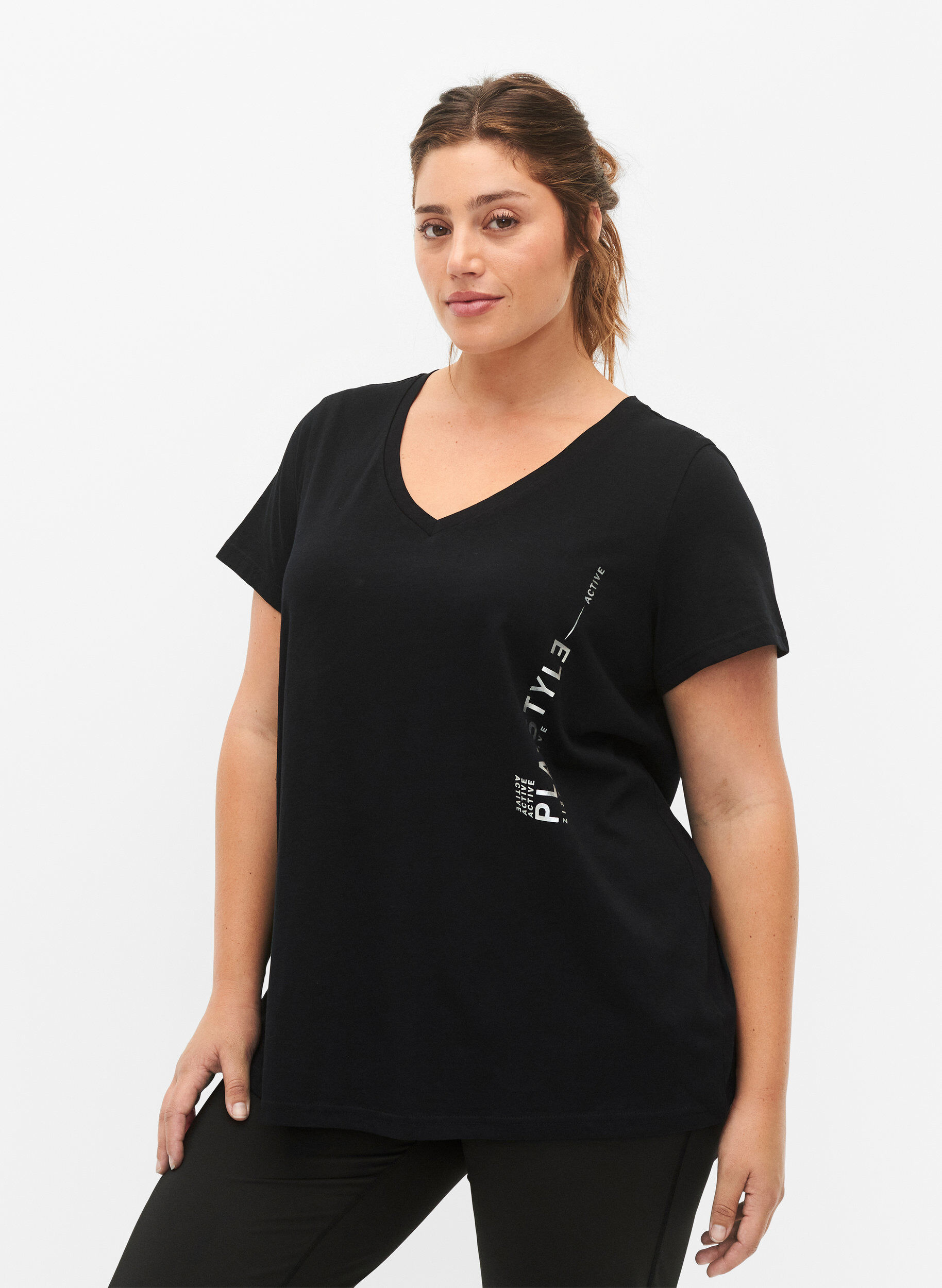 Zizzi Sport-T-Shirt aus Baumwolle mit Aufdruck, Black w. Playstyle, Model image number 0