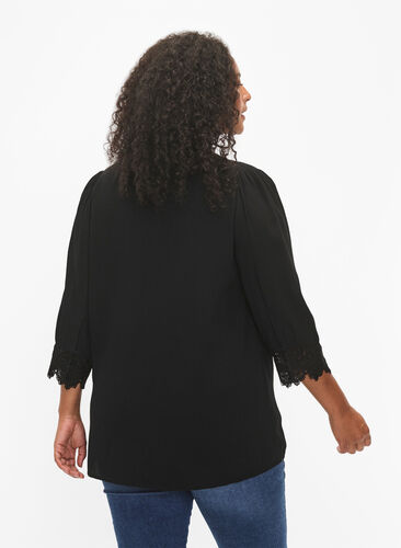 Viskose-Shirt mit V-Ausschnitt, Black, Model image number 1