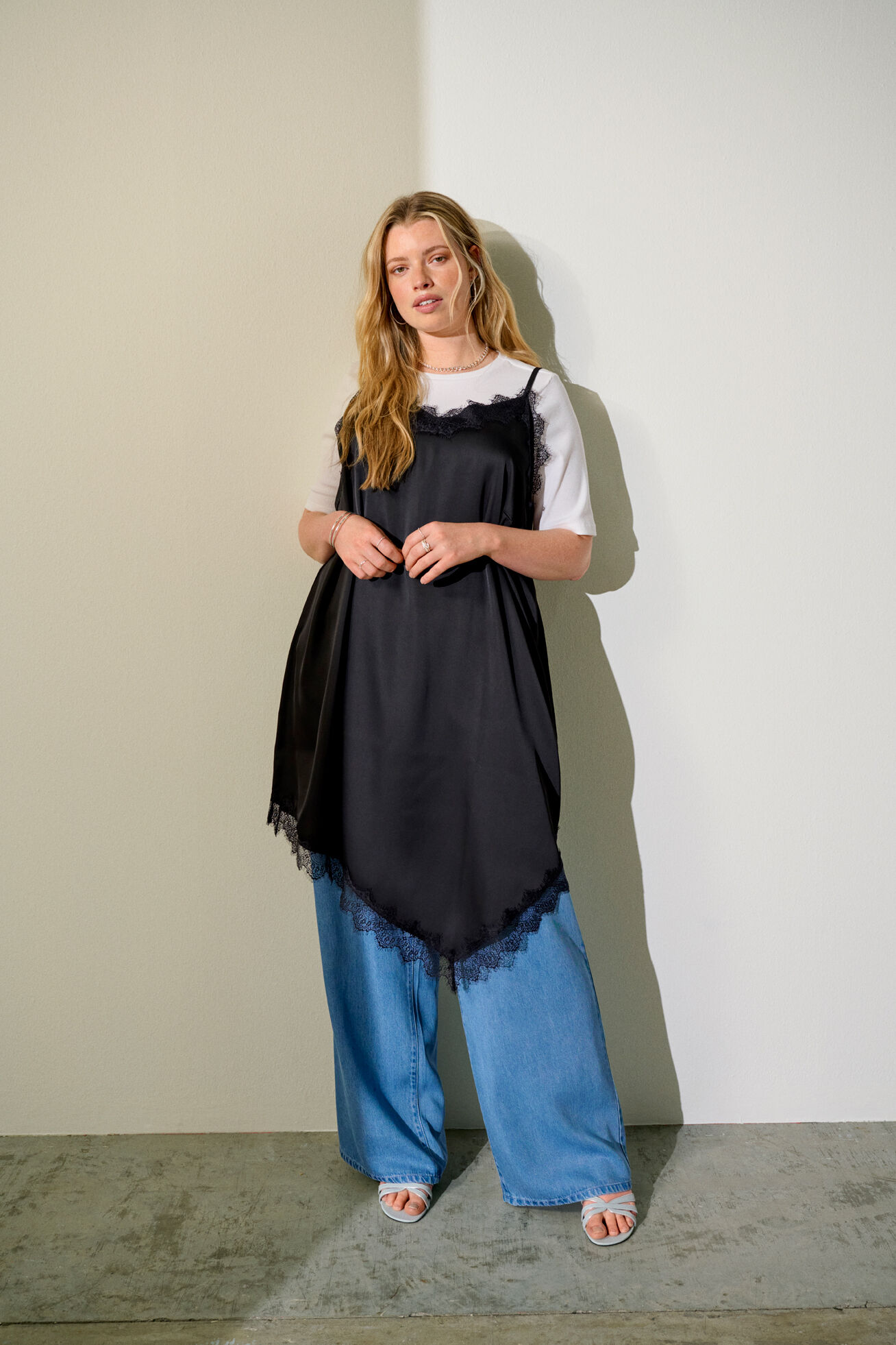 Spitzenkleid-Look, , Model