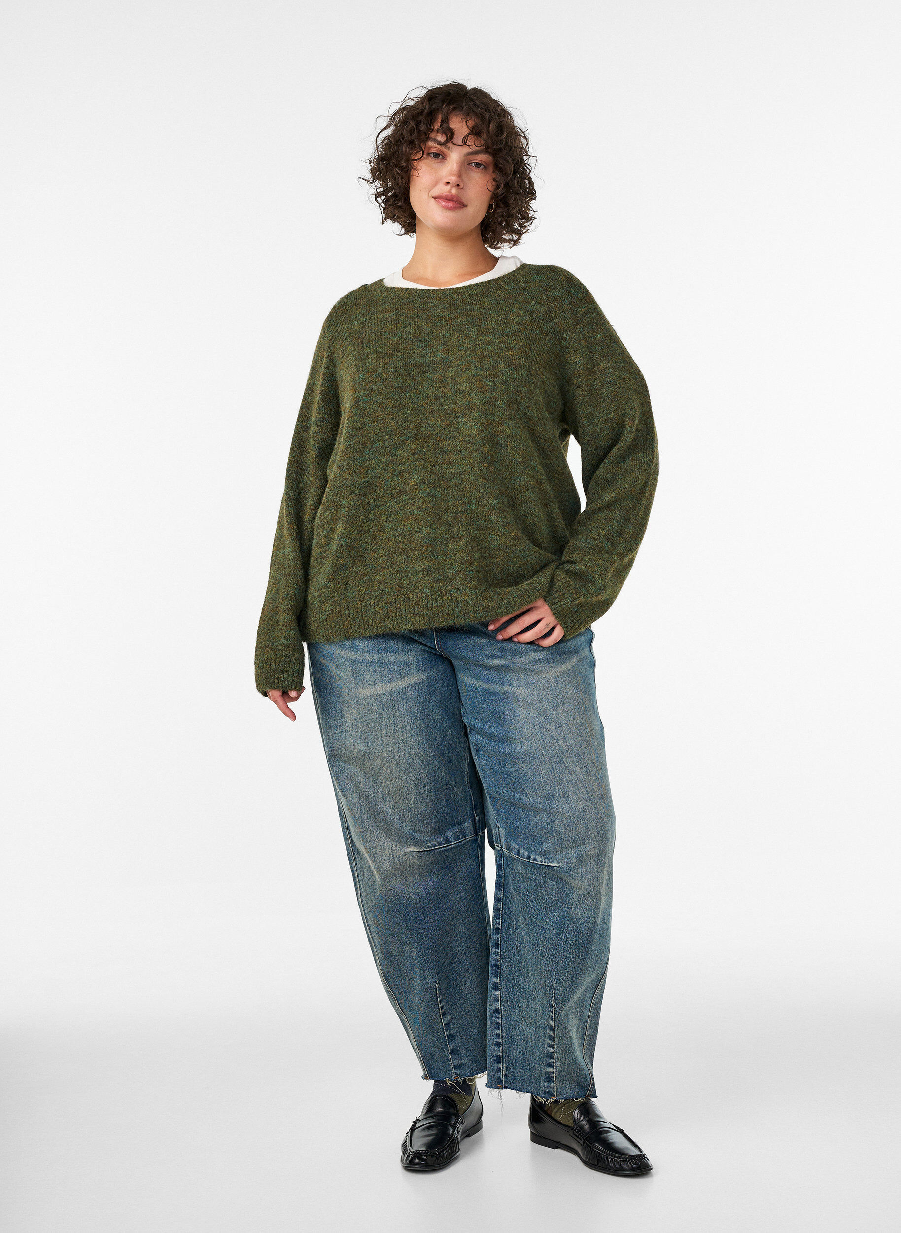 ZizziLockerer Pullover mit Rundhalsausschnitt, Gr&uuml;n, Model image number 1