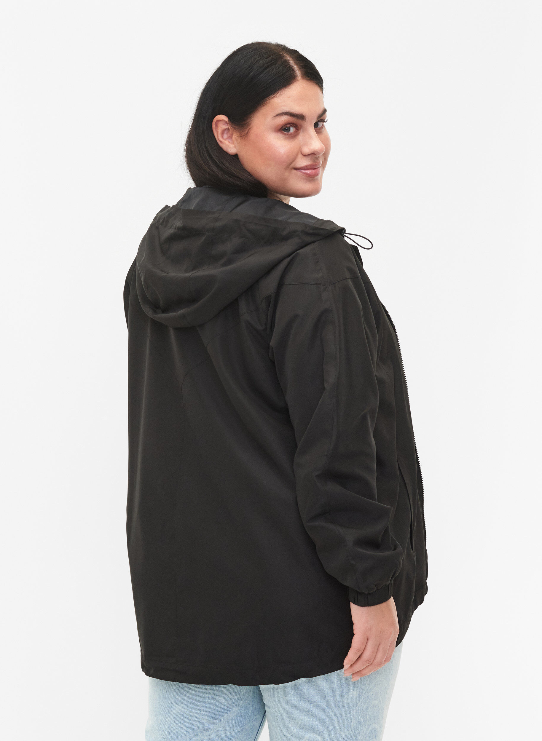 Zizzi Kurze Jacke mit Kapuze und verstellbarer Saum, Black, Model image number 1