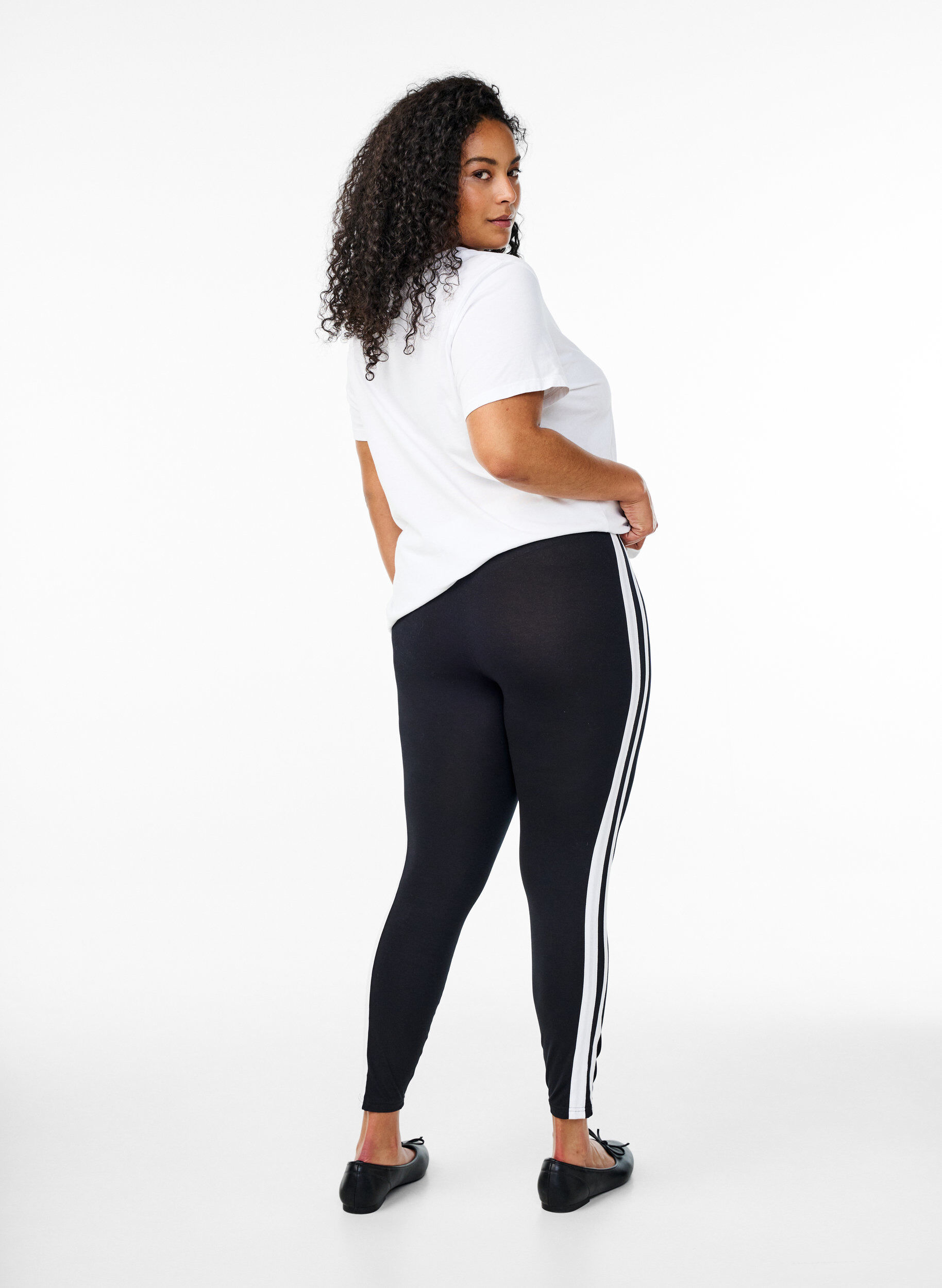 Zizzi Leggings aus Viskose mit Seitenstreifen, Black W. Stripe, Model image number 1