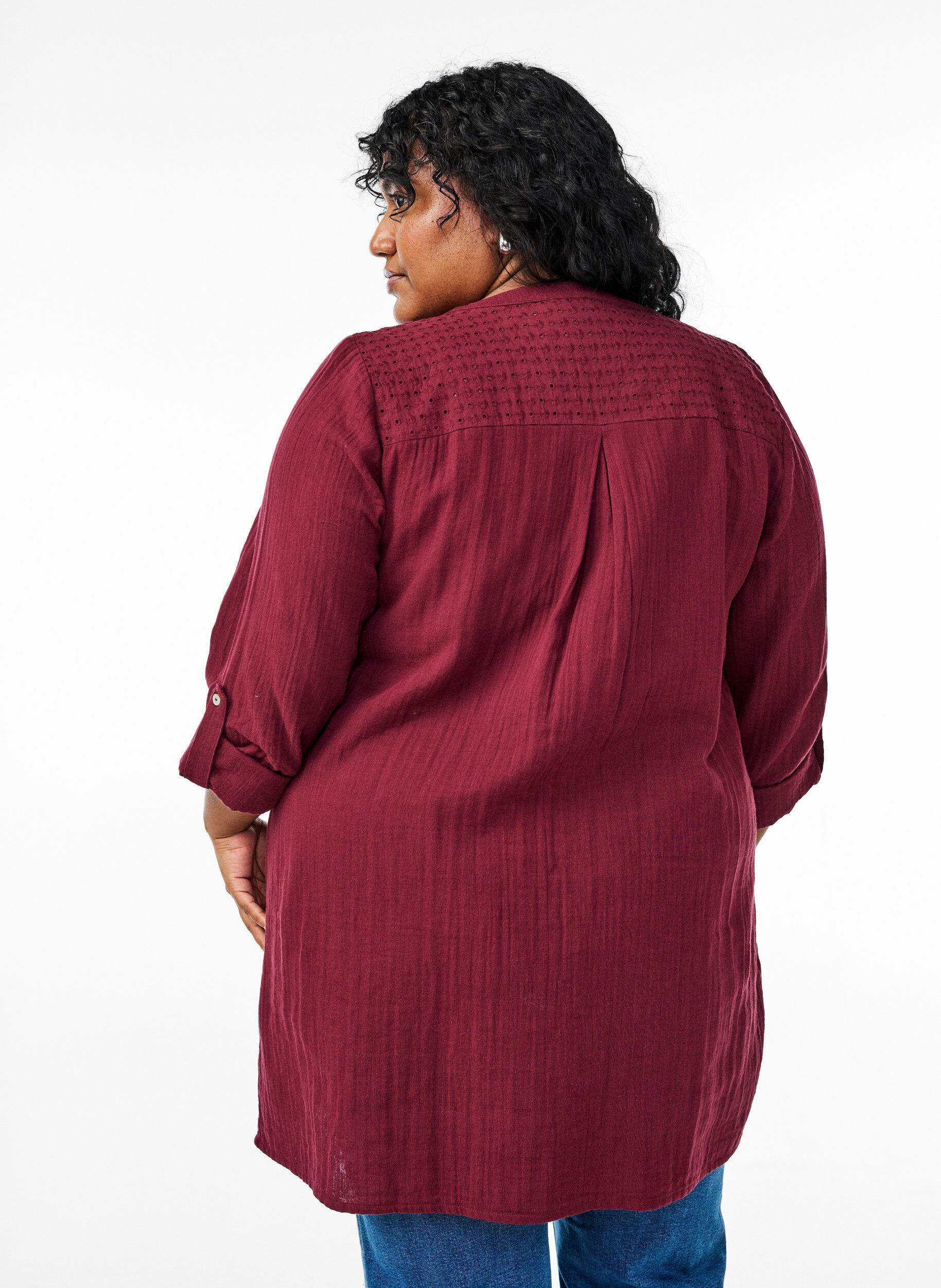 Zizzi Tunika aus Baumwollmusselin mit Broderie Anglaise, Dunkles Bordeaux, Model image number 2
