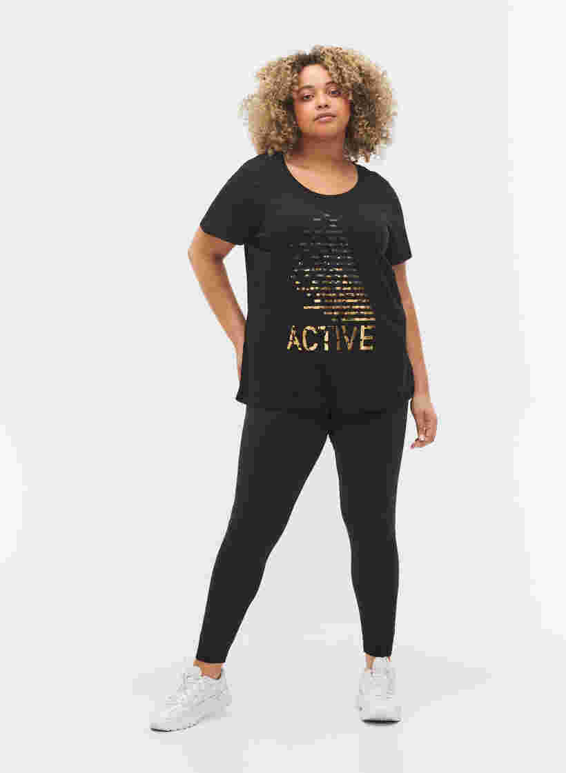 Trainings-T-Shirt mit Print, Black gold foil logo, Model image number 2