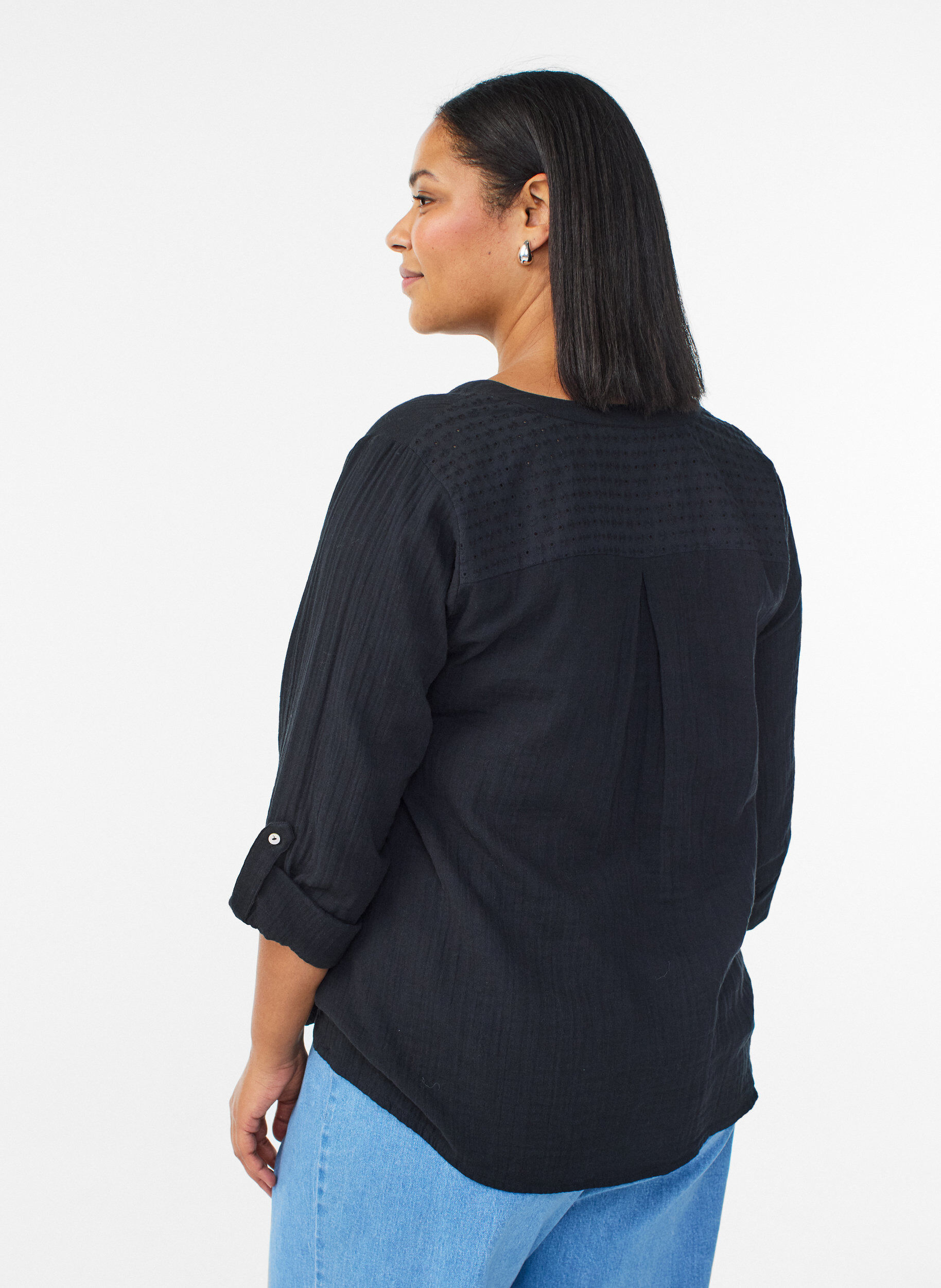 Zizzi Bluse aus Baumwollmusselin mit Lochstickerei, Schwarz, Model image number 2
