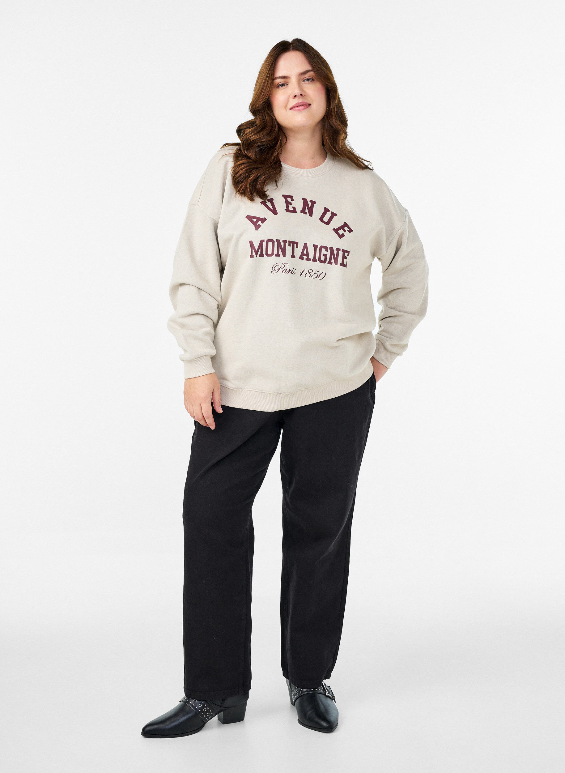 Zizzi Sweatshirt mit Text auf der Vorderseite, Beige, Model image number 1